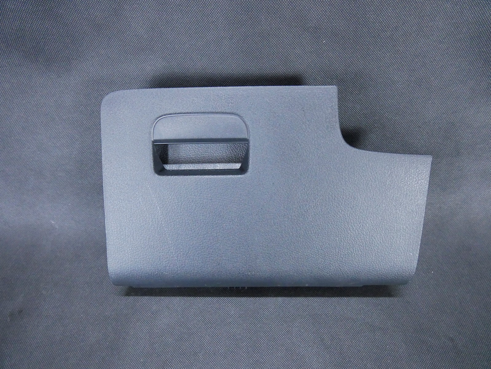 Schowek kierowcy VW Tiguan 5N0 5M1858719E