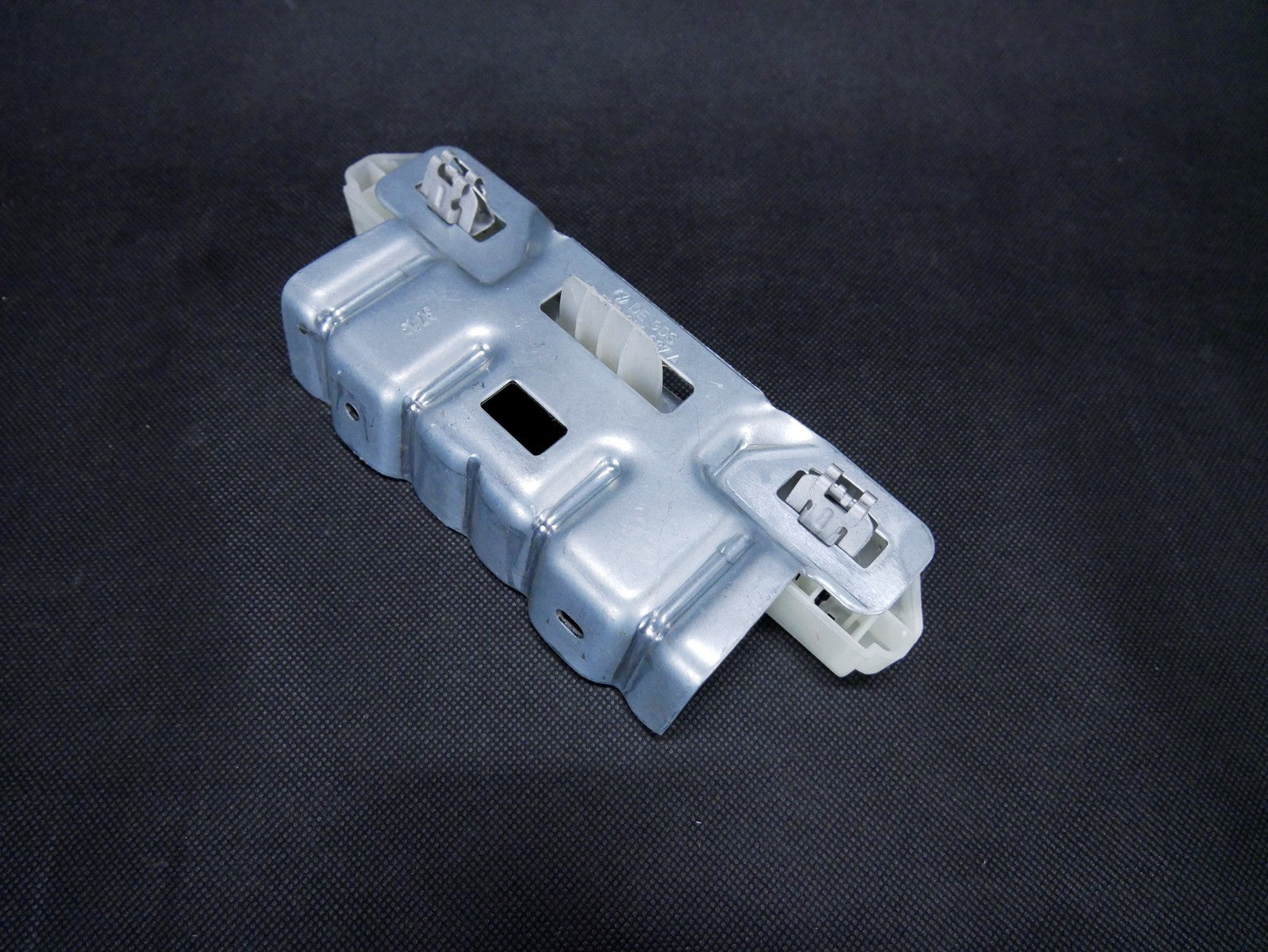 Mocowanie podsufitki 5N0858687A VW TIGUAN 5N0