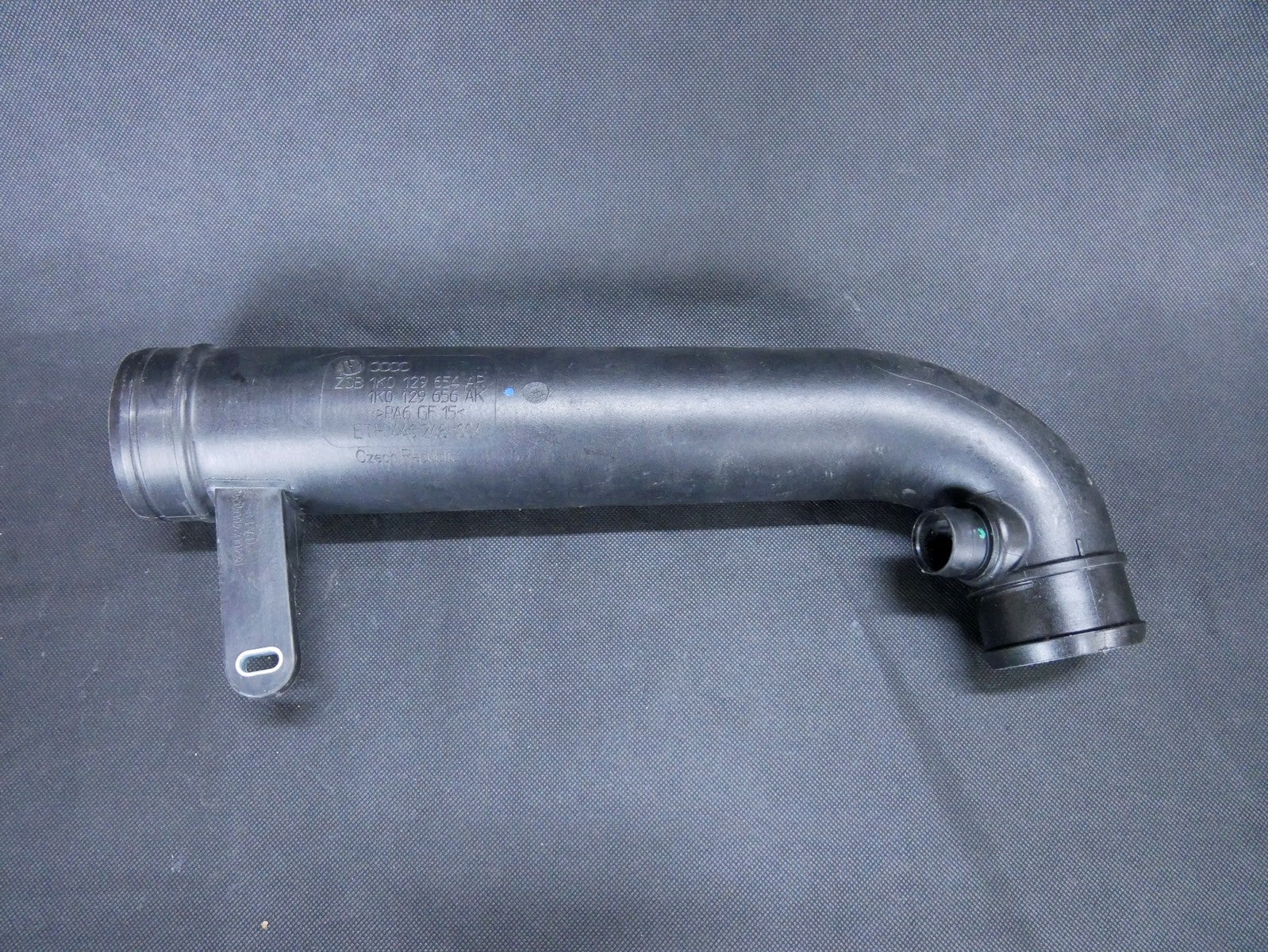 Rura powietrza 1K0129654AK VW TIGUAN 5N0 2.0 TSI