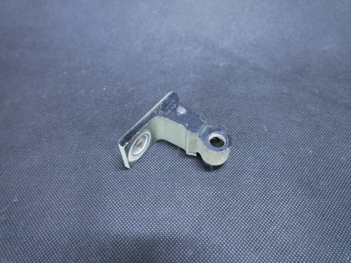 Zawias drzwi prawy 5N0831402 VW TIGUAN 5N0