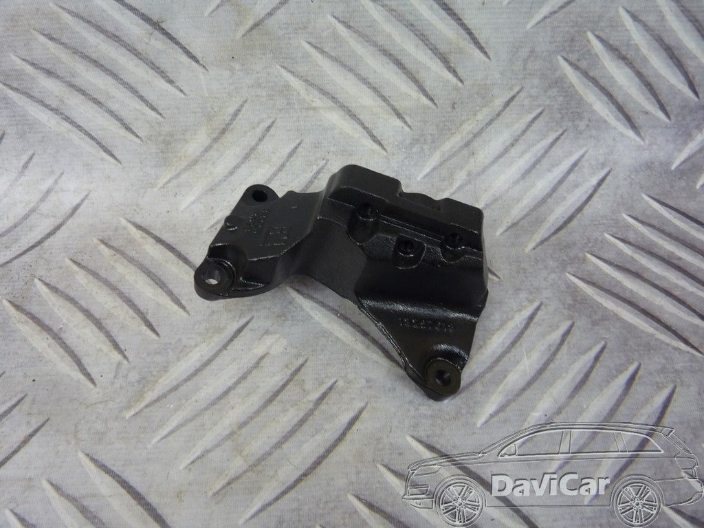 Łapa wspornik silnika 13257618 OPEL MERIVA A 1.6