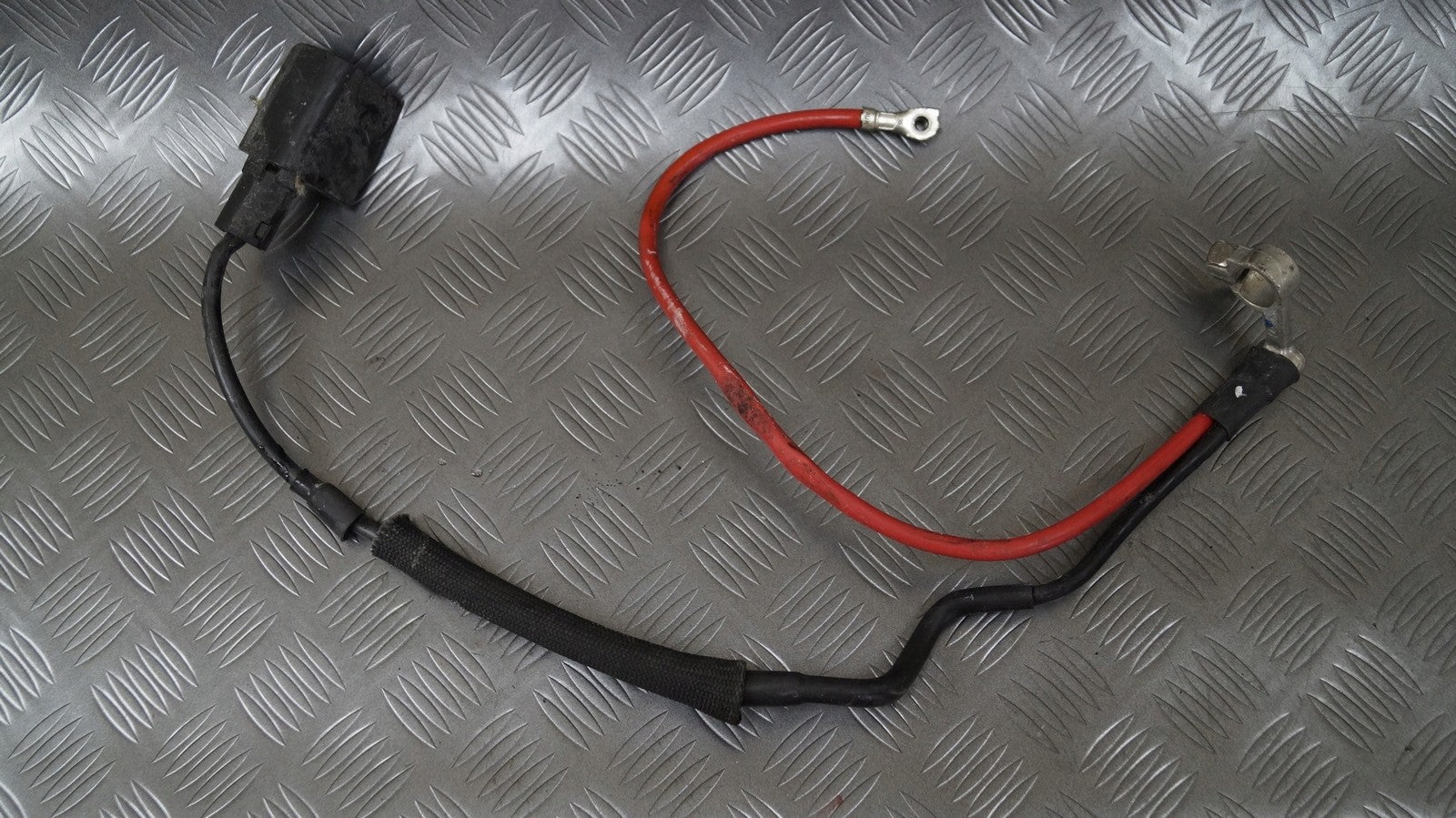 Klema plusowa kabel rozrusznika 5N0971228 TIGUAN