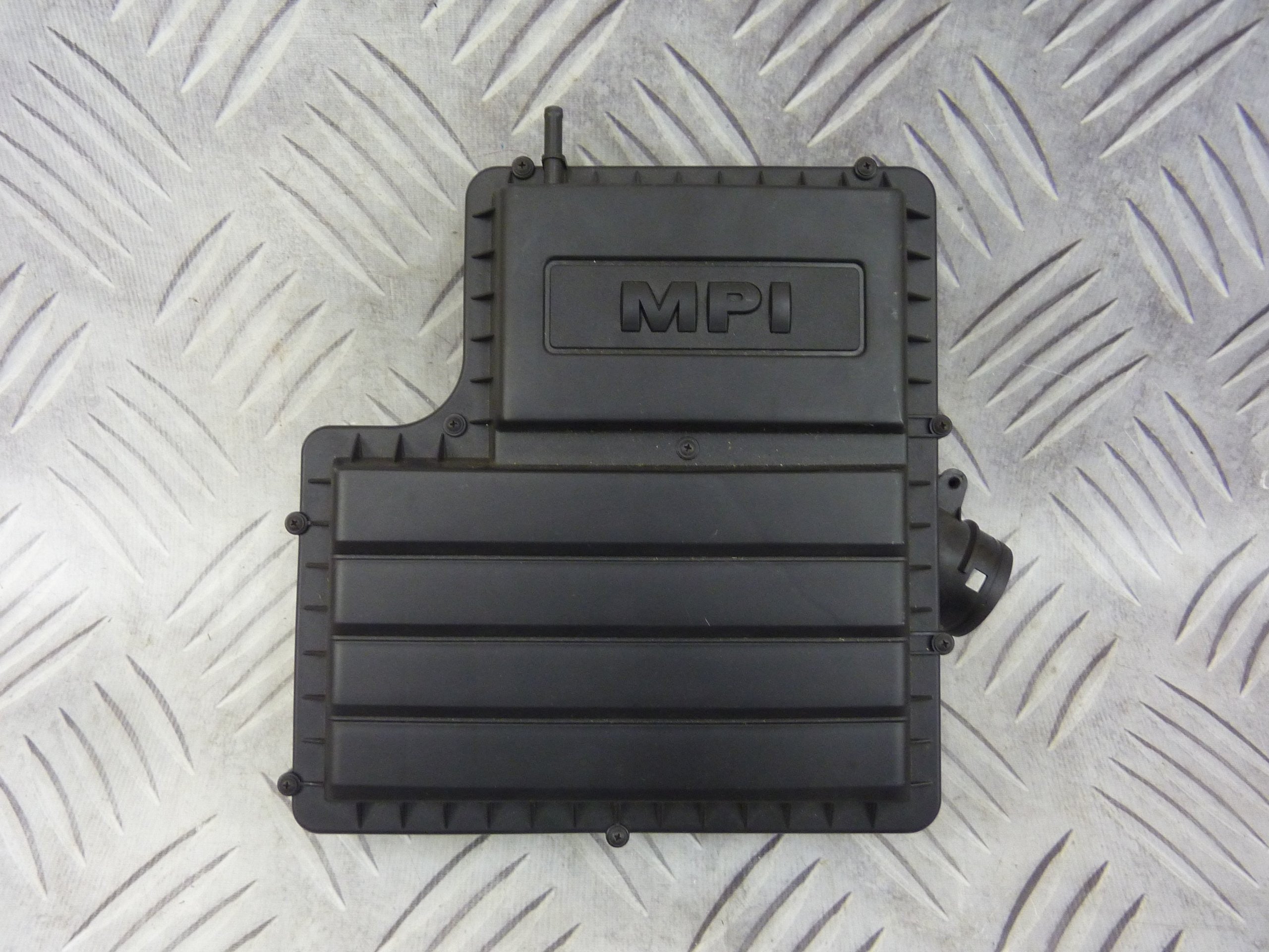 Filtr powietrza 04E129607P VW GOLF VII 1.6 MPI