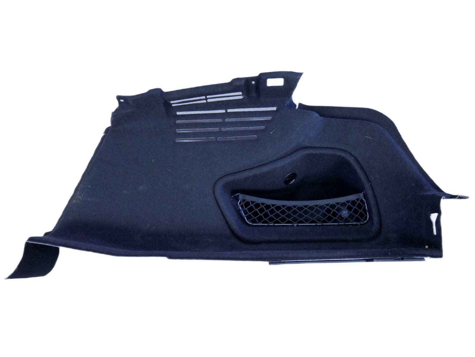 Boczek bagażnika prawy 8W5863880C AUDI A4 B9