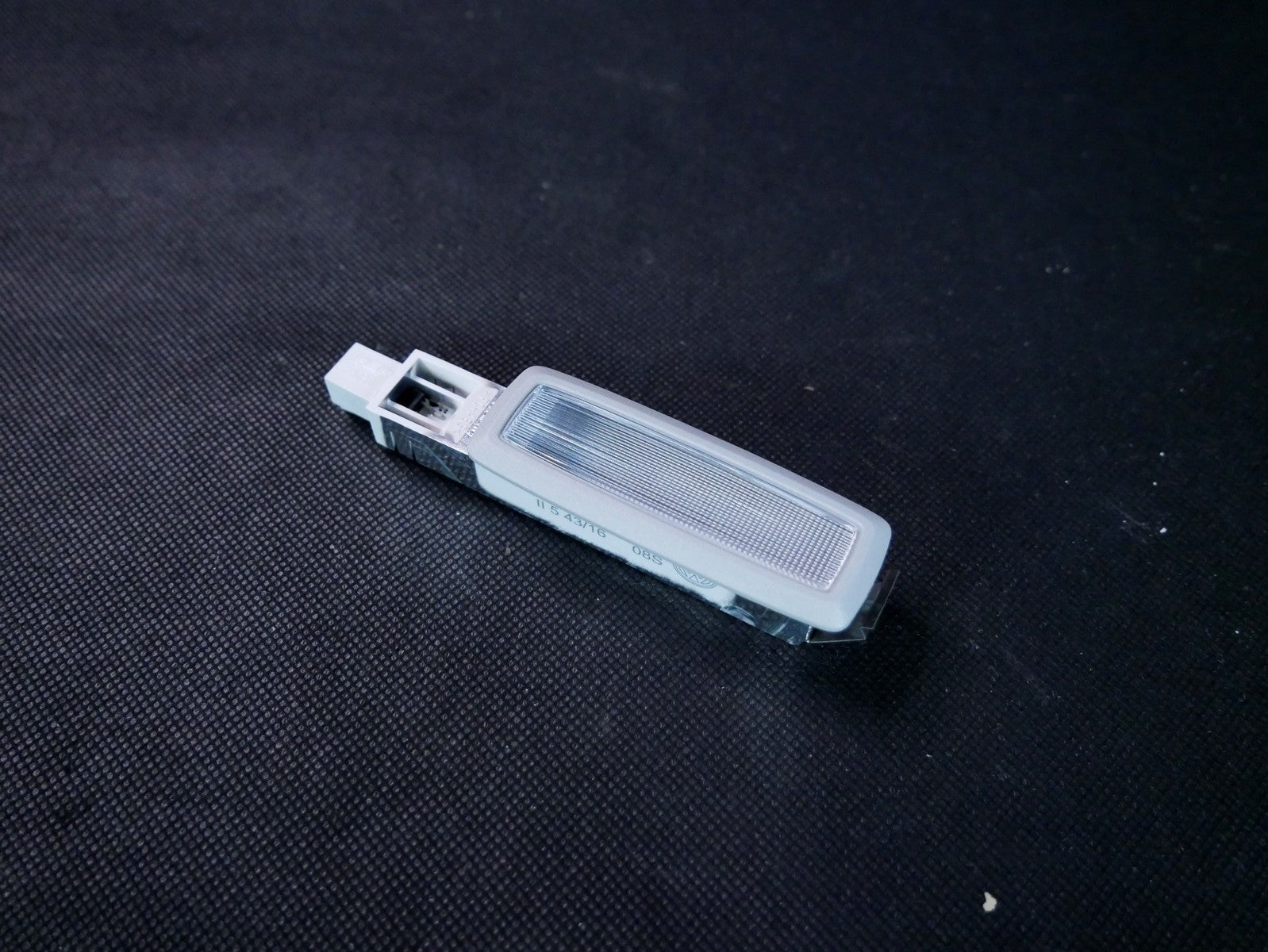 VW ARTEON lampka podsufitki LED 3G0947109