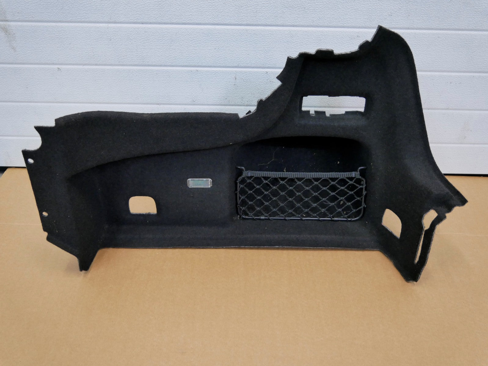 AUDI A3 8V boczek bagażnika prawy 8V7863880G