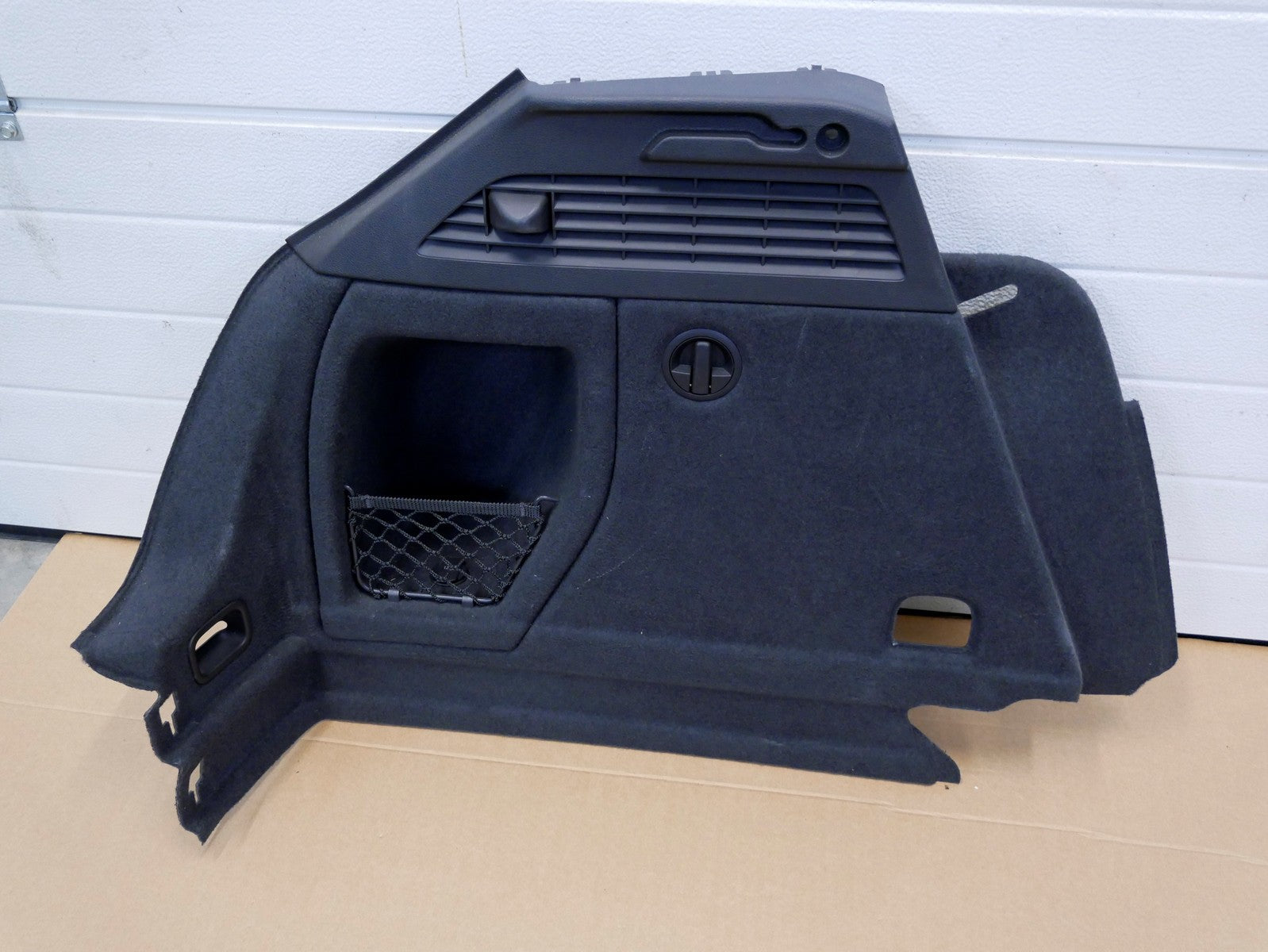AUDI A3 8V boczek bagażnika lewy 8V3863879B