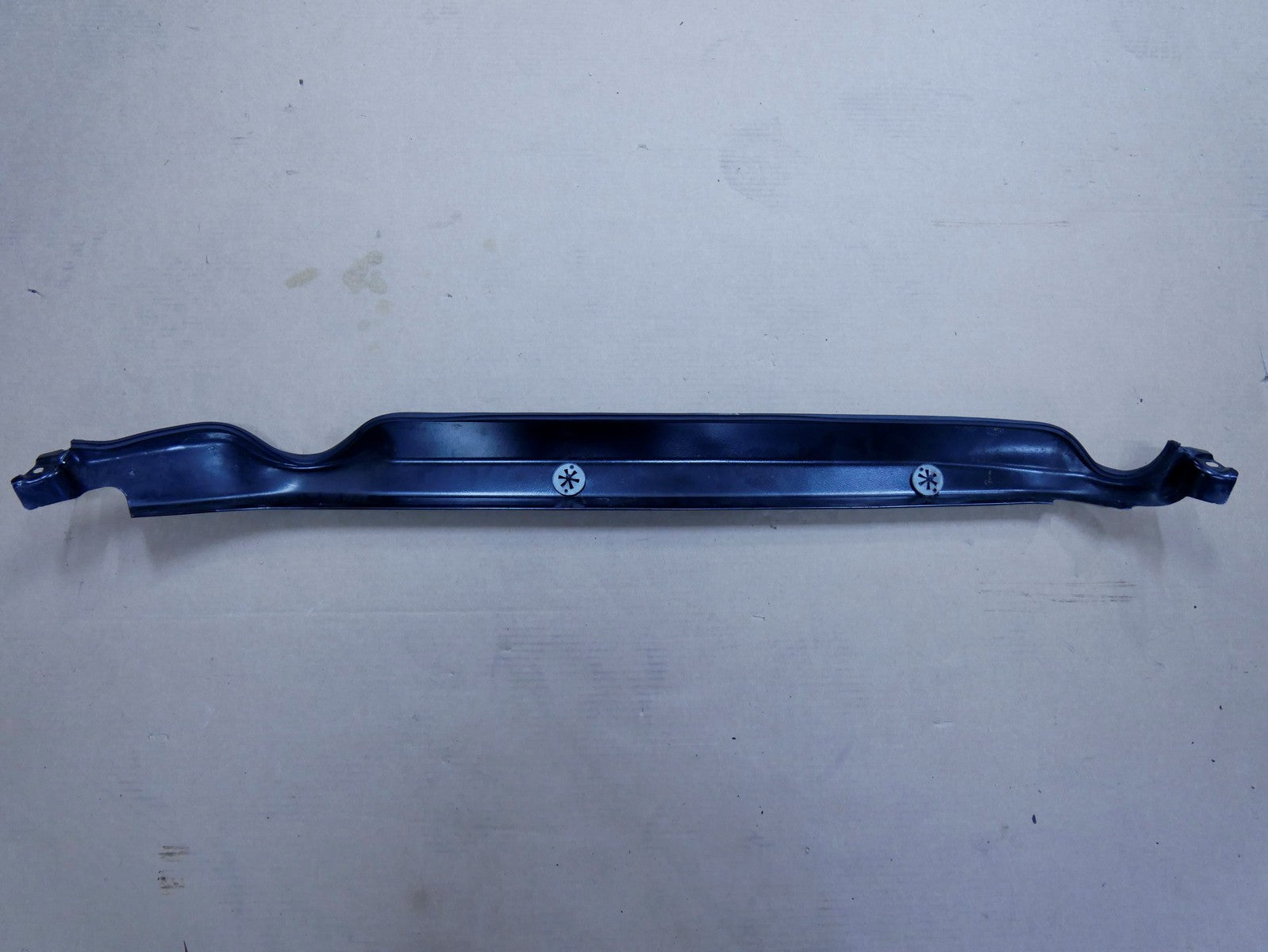 AUDI A3 8V rynna podszybia 8V0806239A