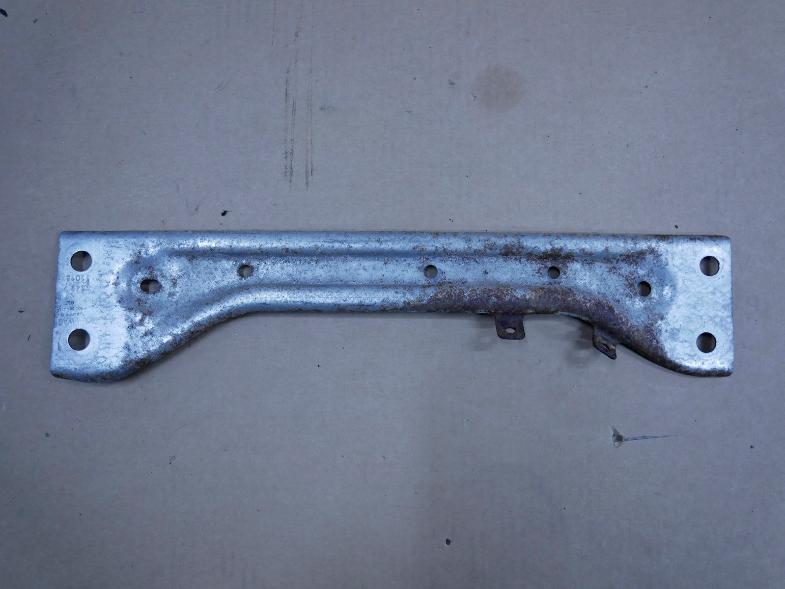 AUDI A3 8V wzmocnienie tunelu 5Q0804421A
