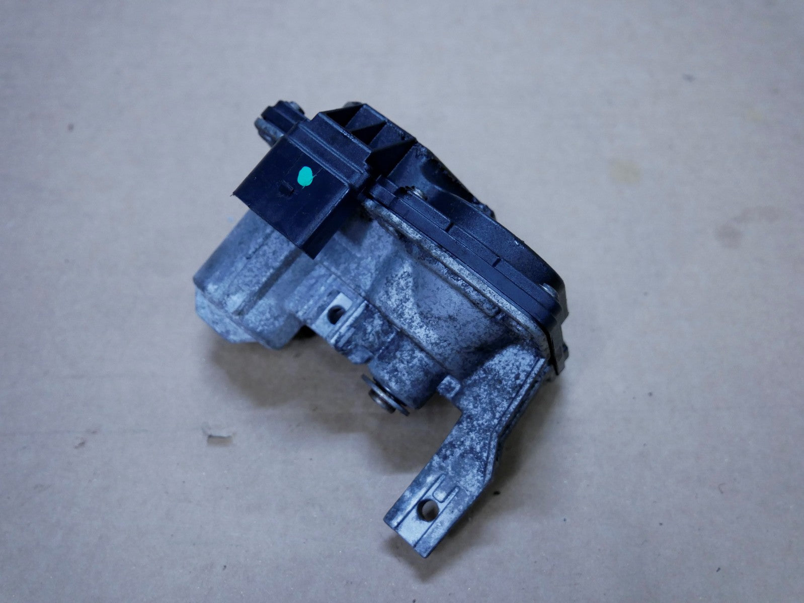 AUDI A3 8V 2.0 TDI przepustnica 5Q0253691H