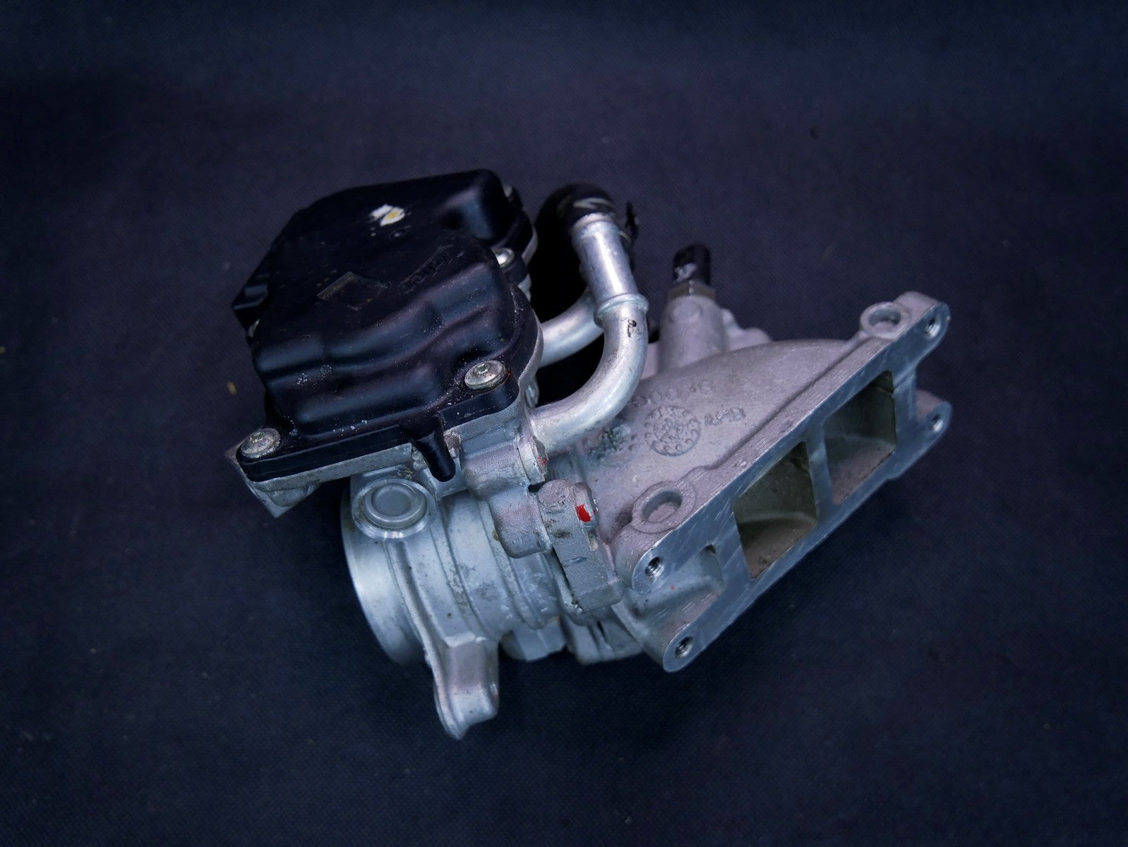 AUDI A3 8V 2.0 TDI przepustnica 04L128059D