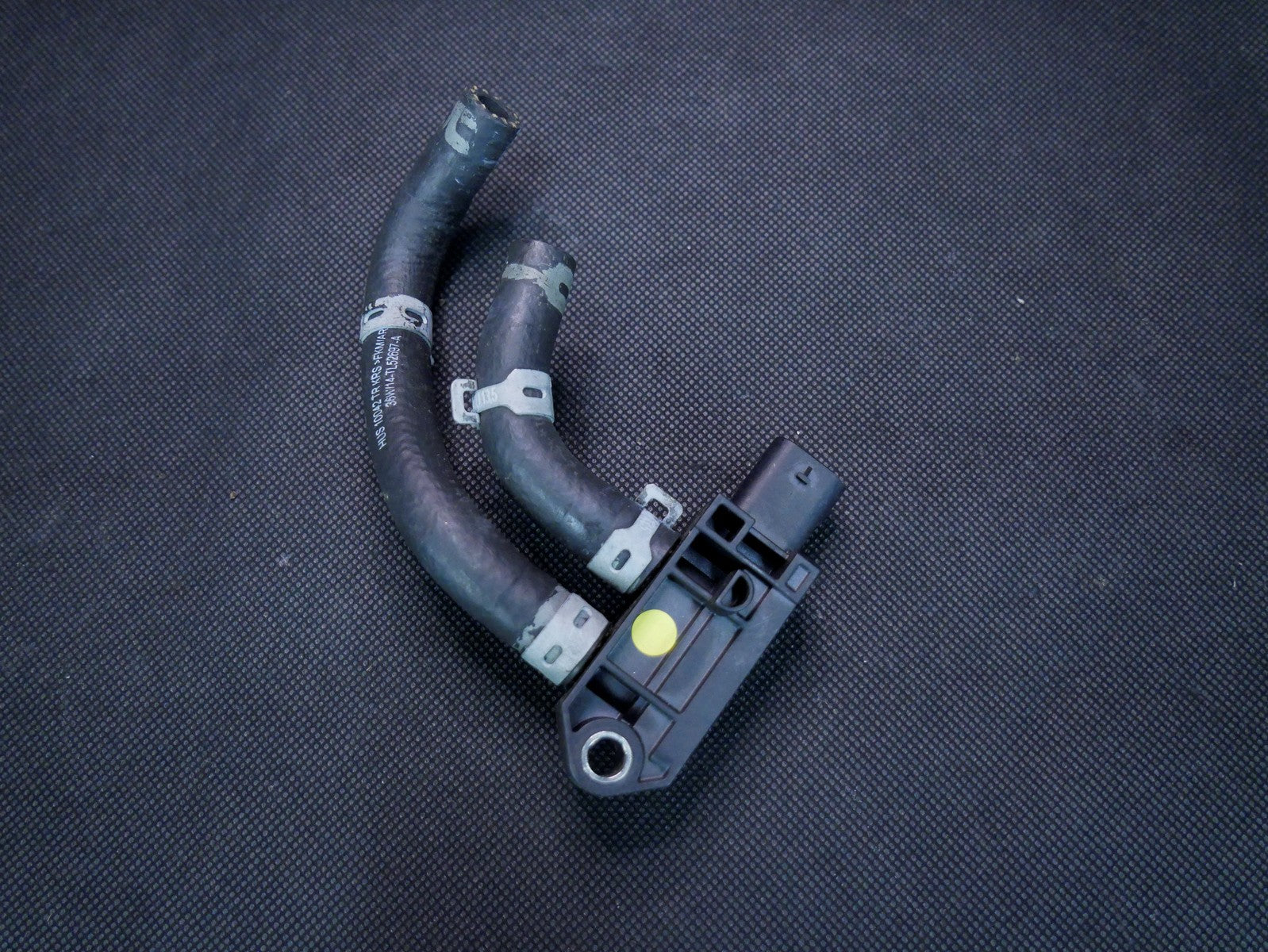 AUDI A3 8V 2.0 TDI czujnik ciśnienia 04L906051F
