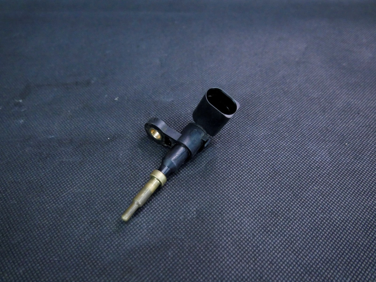 AUDI A3 8V czujnik temperatury cieczy 04E919501