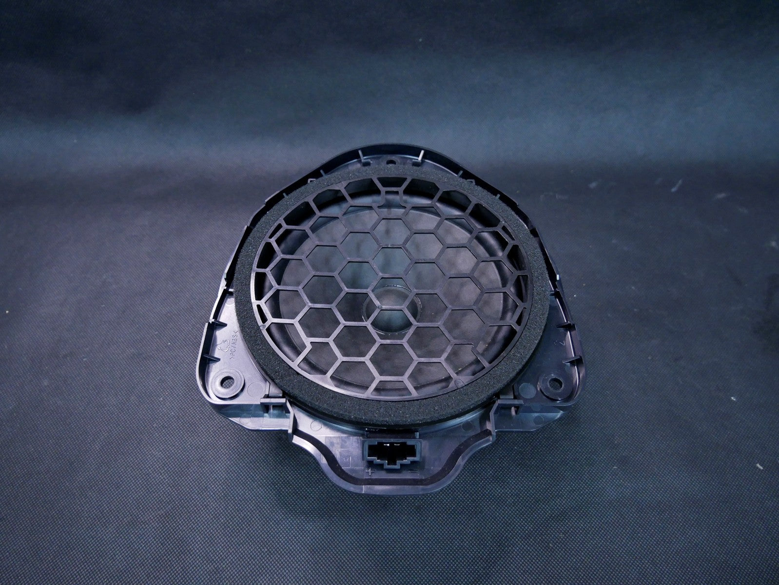 AUDI A3 8V głośnik Bang&Olufsen 8V0035411A