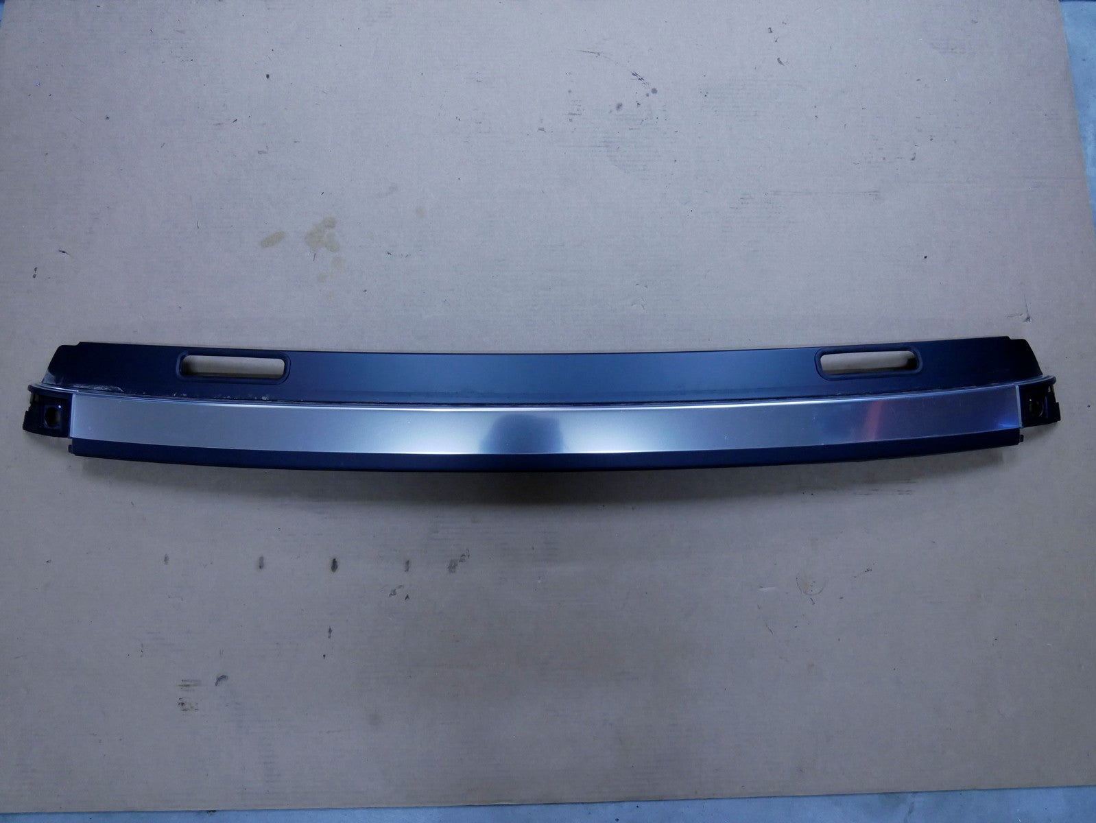 AUDI A3 8V CABRIO listwa szyby chrom 8V7853829