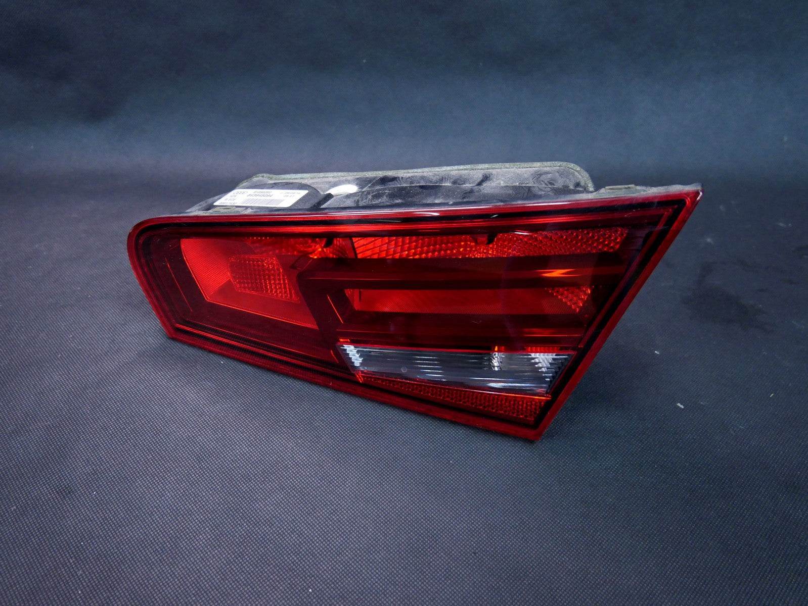 AUDI A3 8V 3D lampa tył prawa 8V3945094
