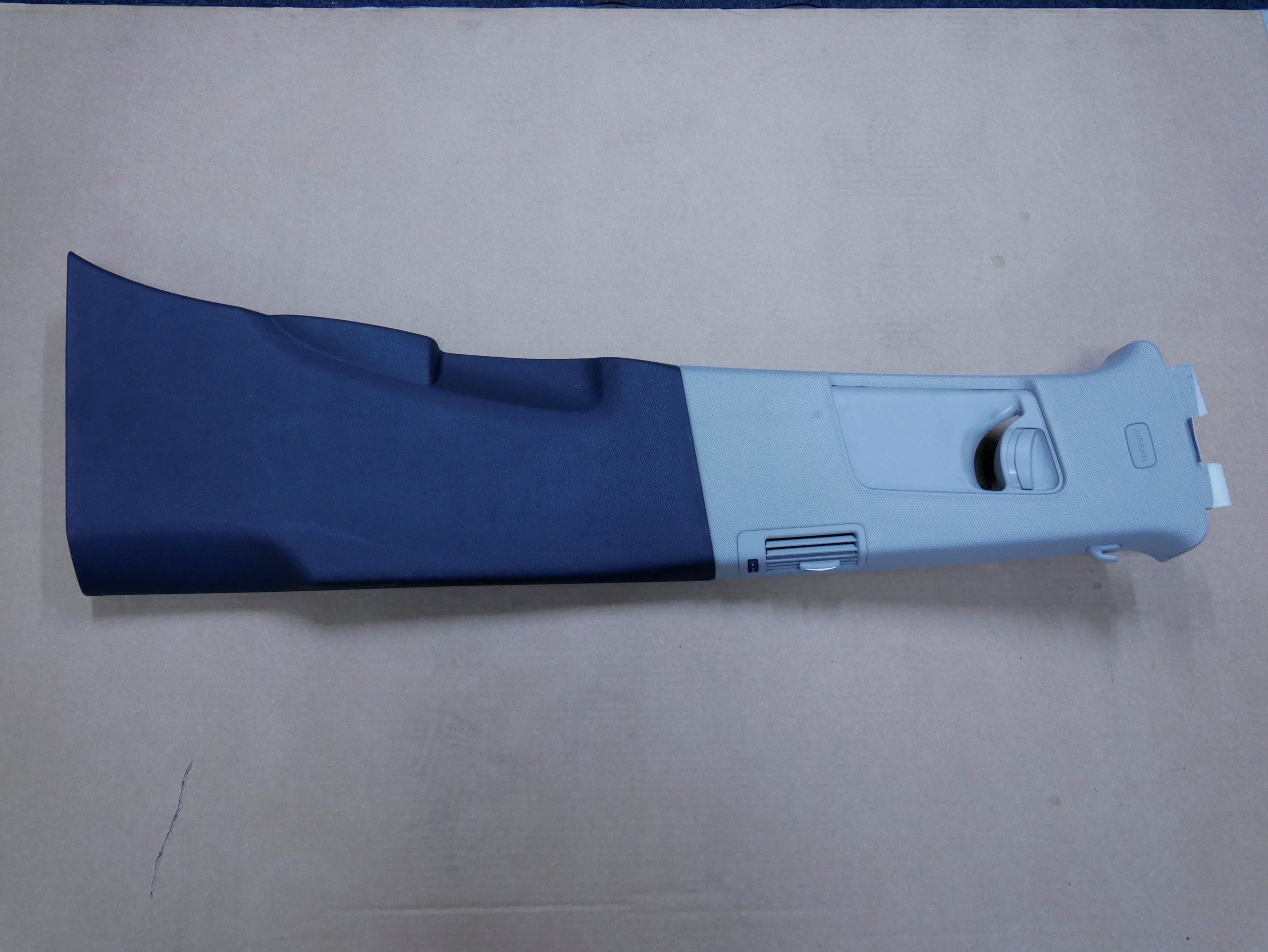 AUDI Q7 4L0 LIFT osłona słupka prawa 4L0867240H