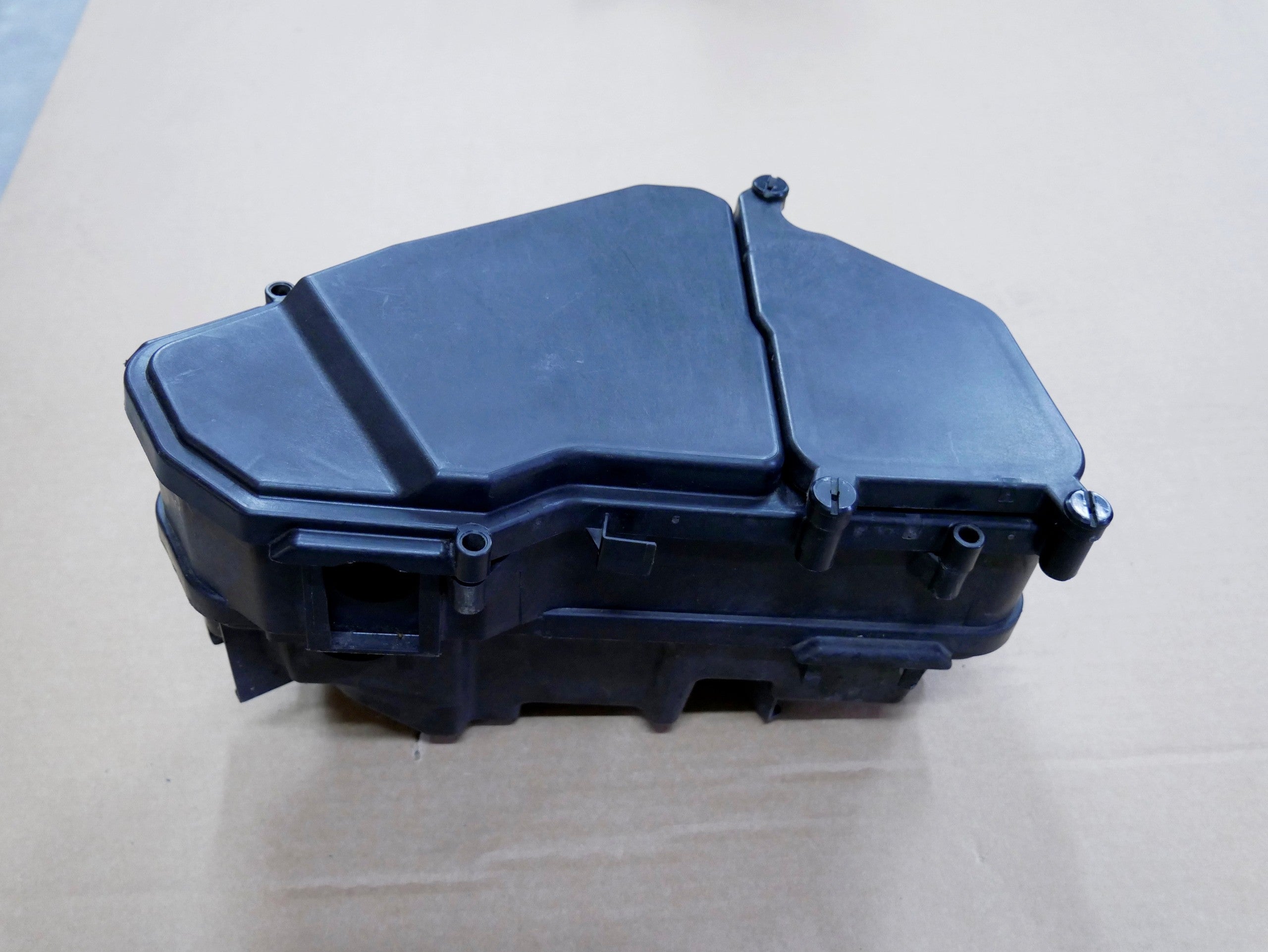 AUDI Q7 4L LIFT skrzynka bezpieczników 7L0937576B