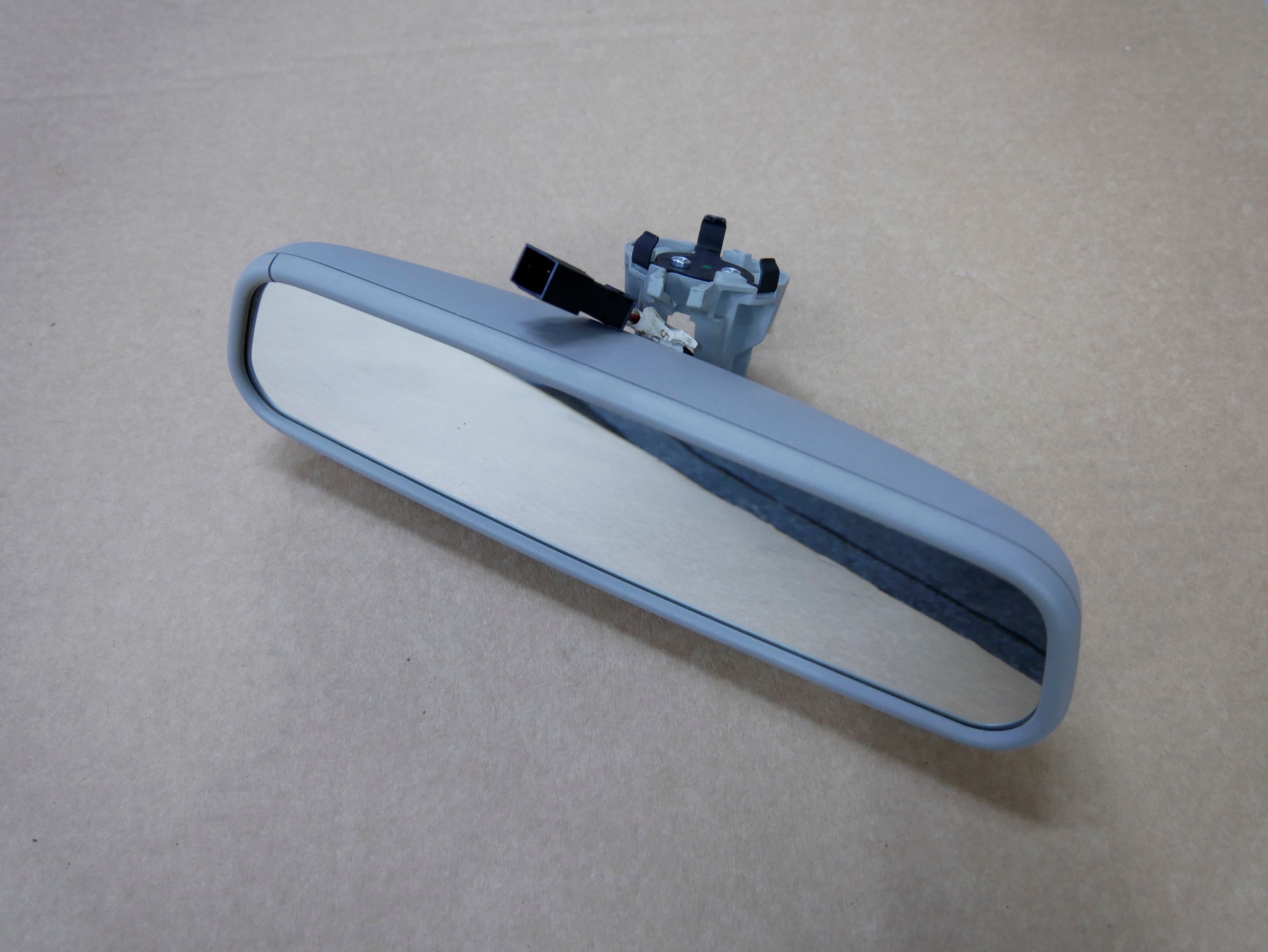 AUDI Q7 4L LIFT lusterko wewnętrzne 8T0857511