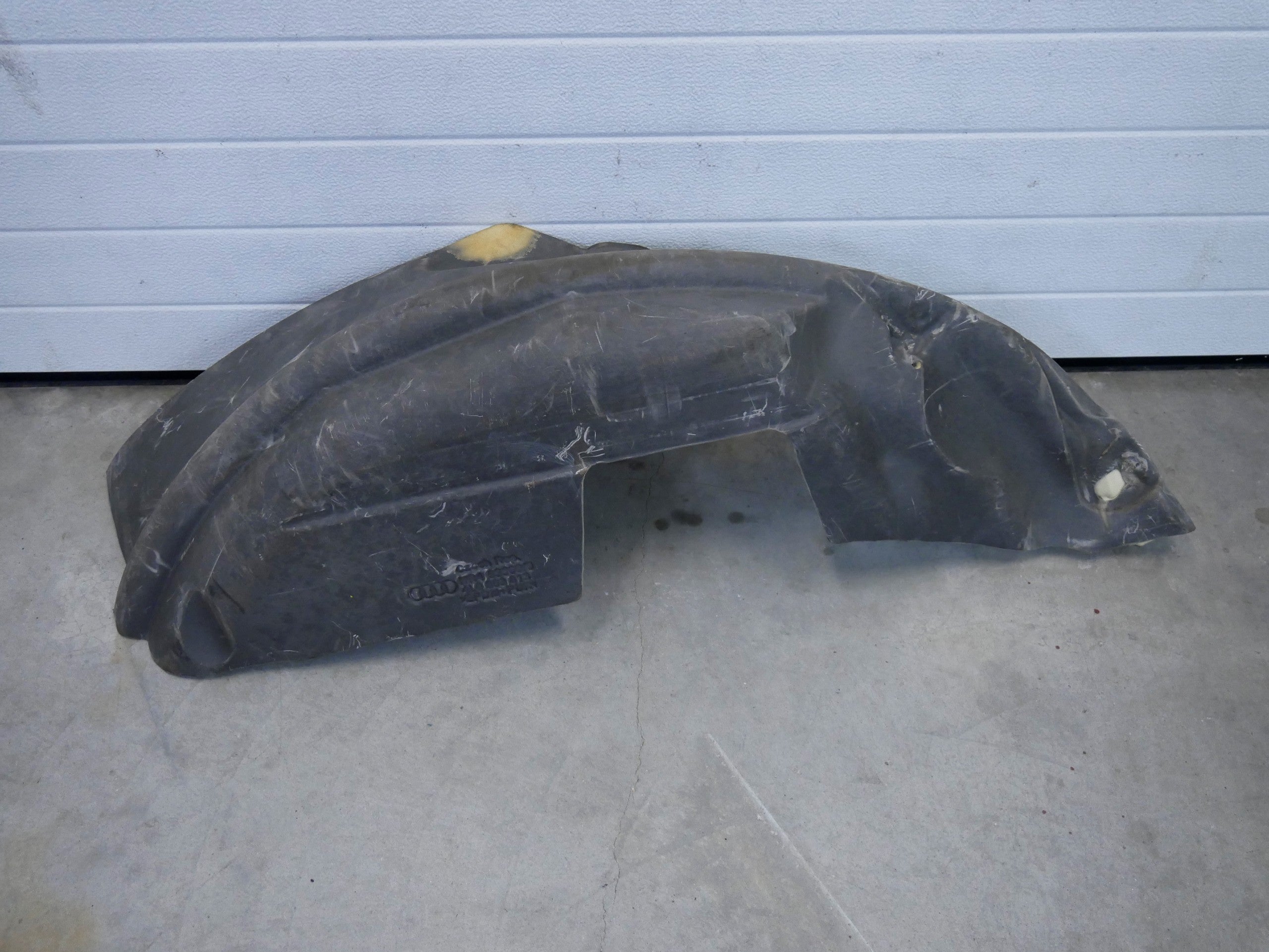 AUDI Q7 4L wygłuszenie błotnika tył lewe 4L0863813