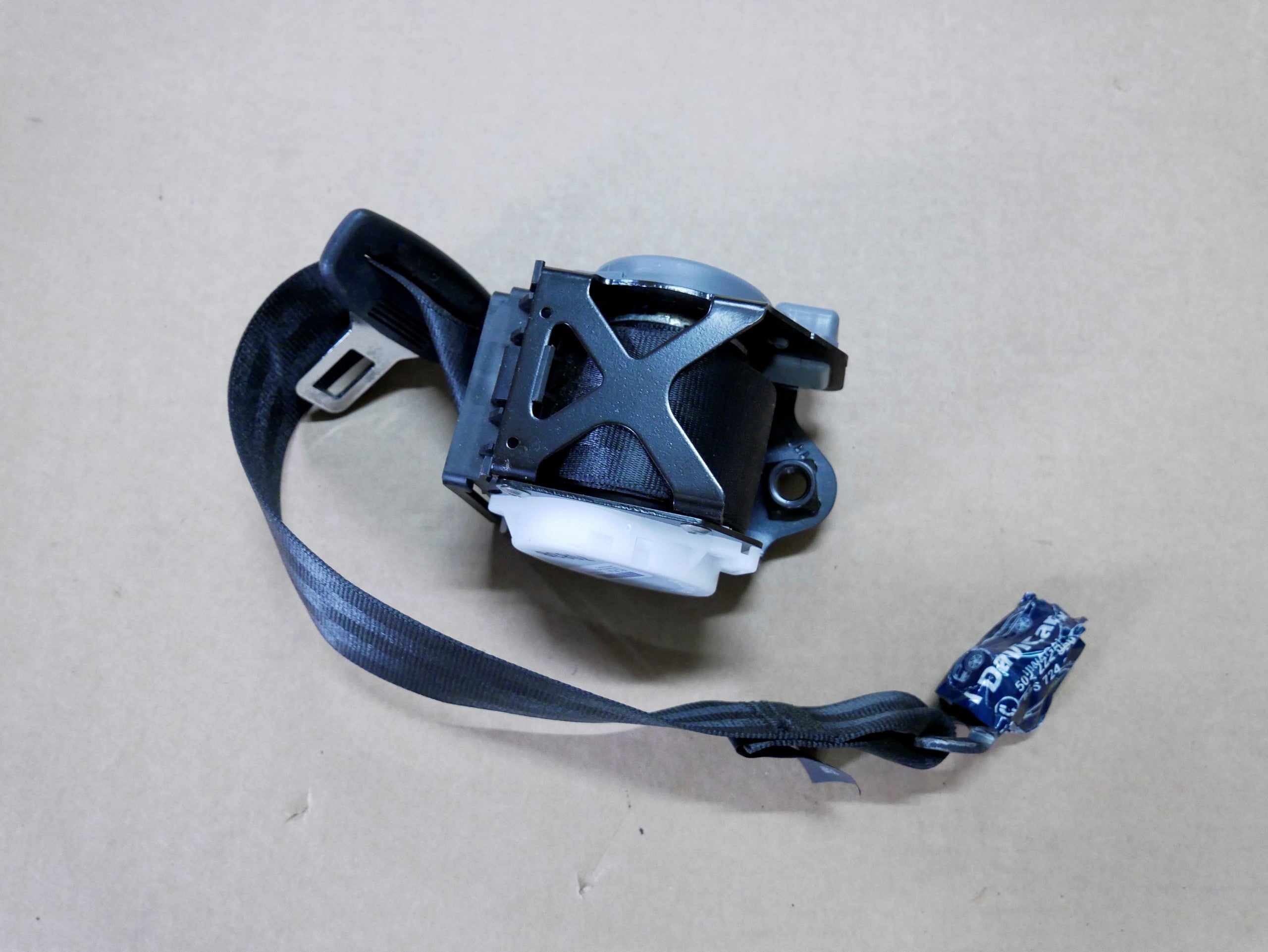AUDI A7 4G8 pas tył tylny lewy 4G8857805G