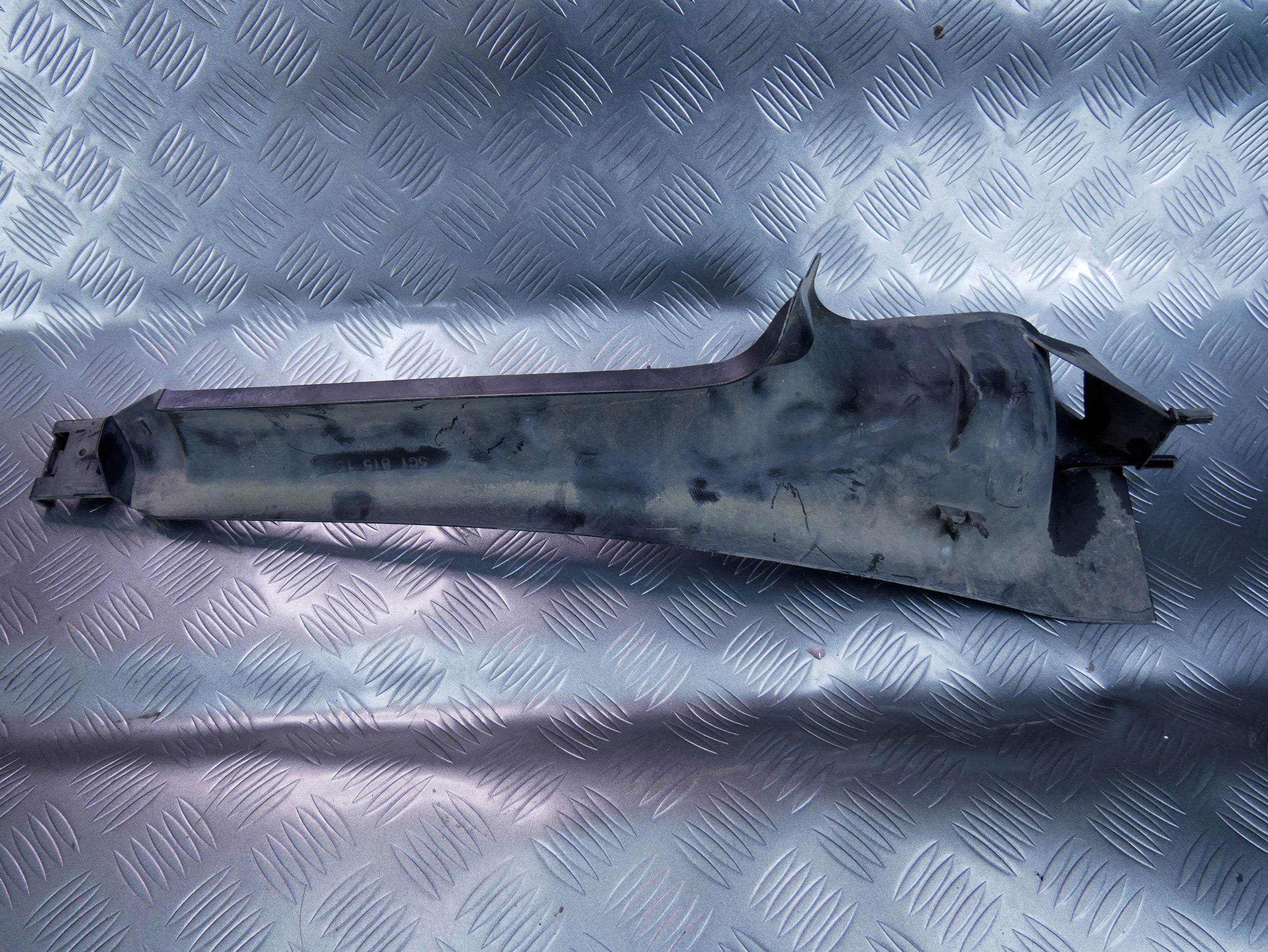 GOLF VII rynna podszybia 5G1815159B