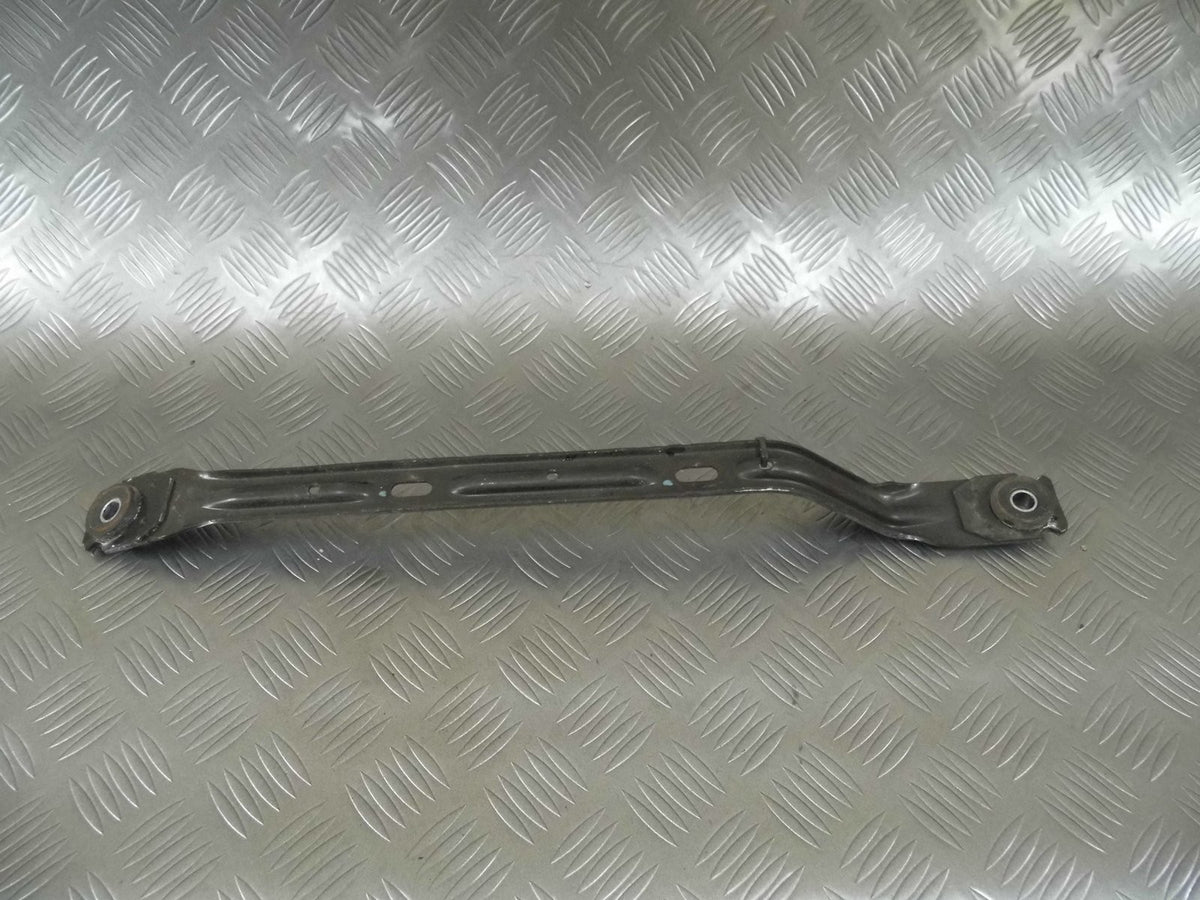 Mocowanie obejma baku 8W0201653 AUDI A4 B9 8W0