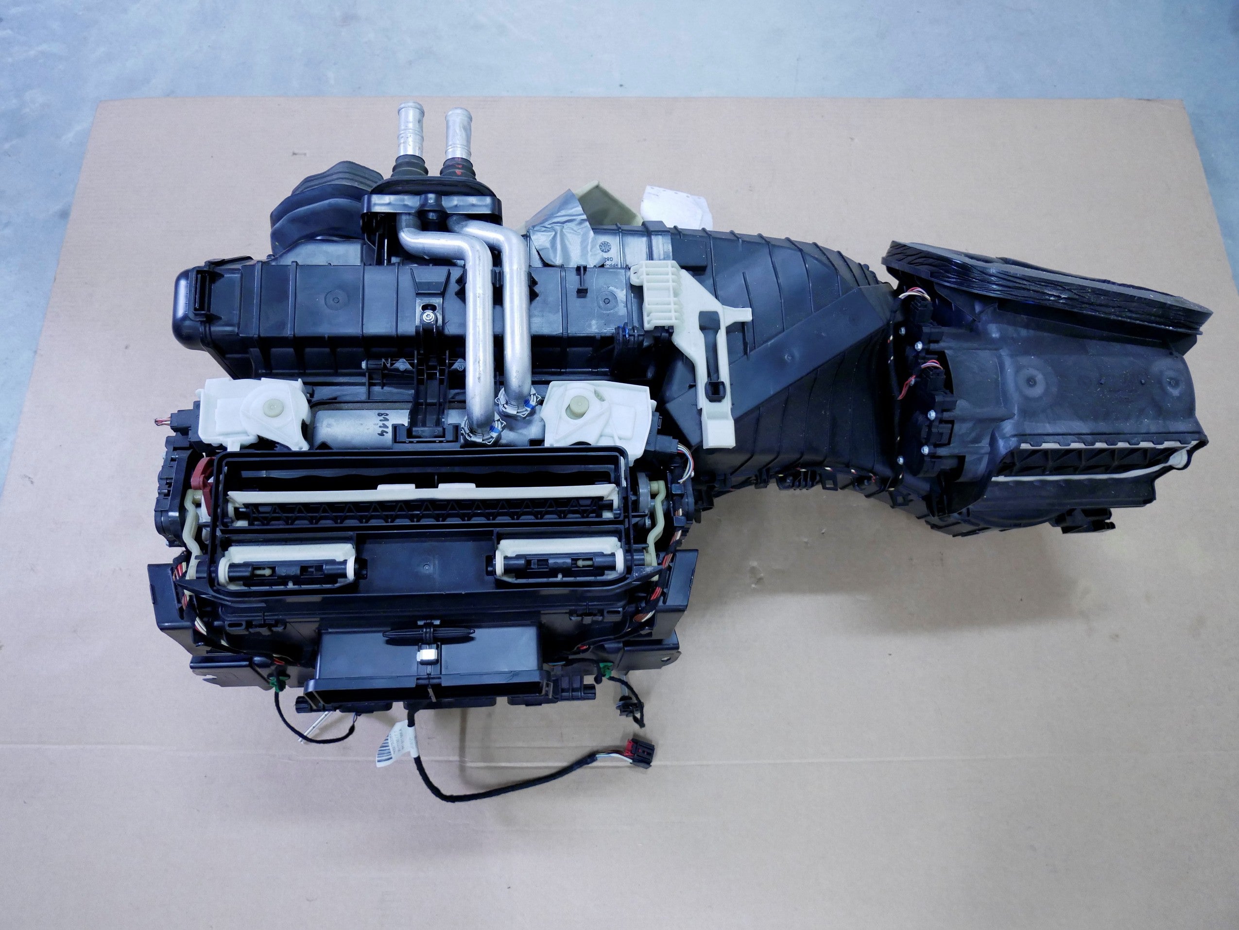 AUDI A4 B8 8K0 nagrzewnica kompletna 8K1820005AF