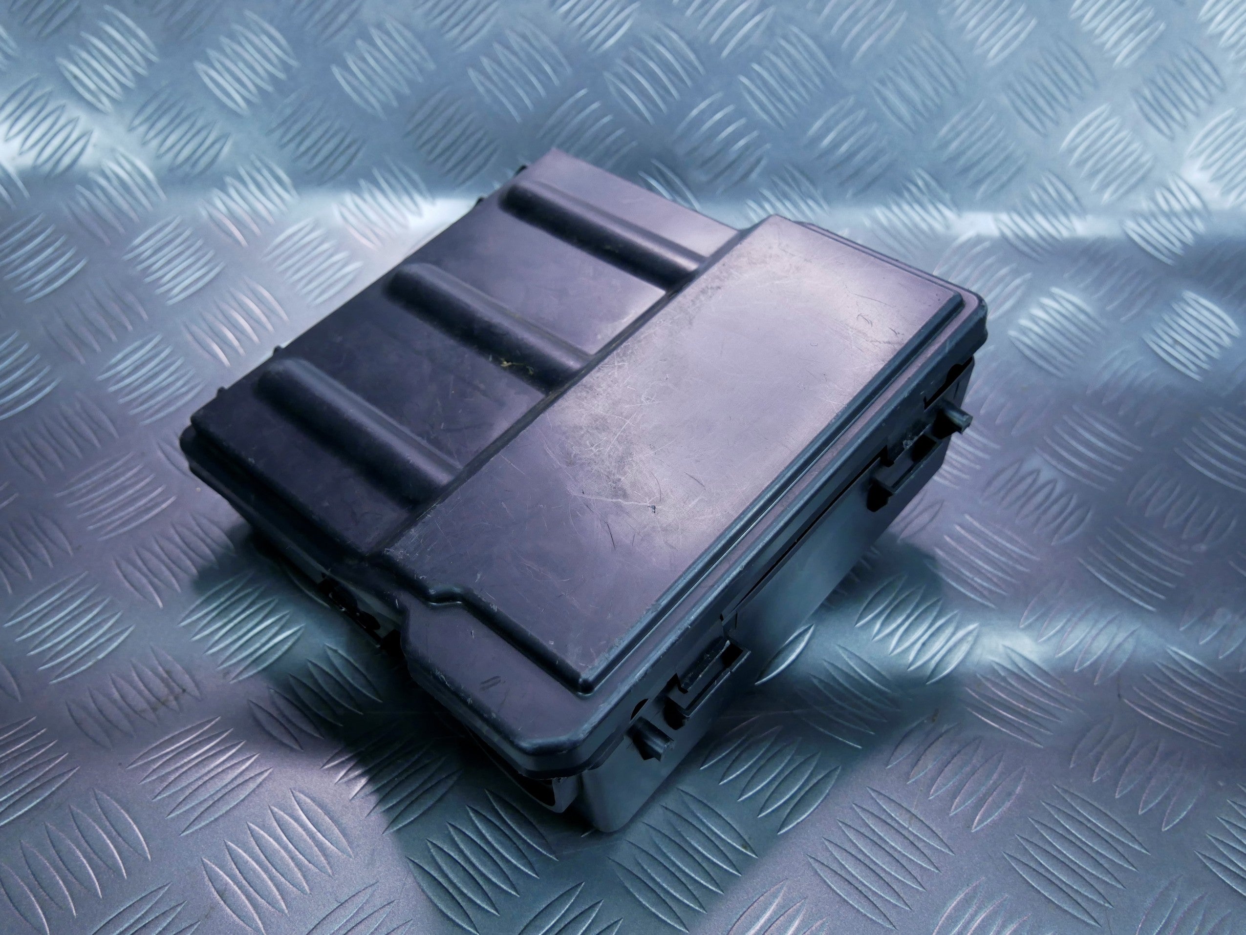 AUDI A4 B8 obudowa modułu bluetooth 8T0035613
