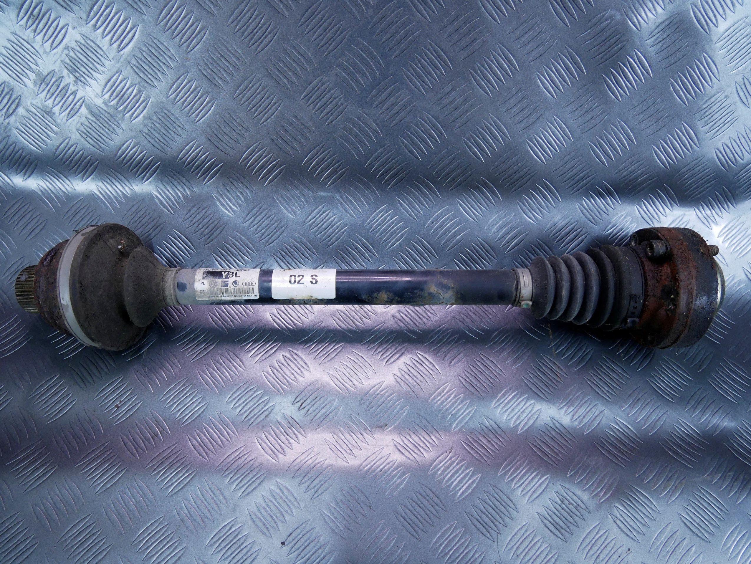 Półoś tył tylna lewa 8K0501203L AUDI S4 B8