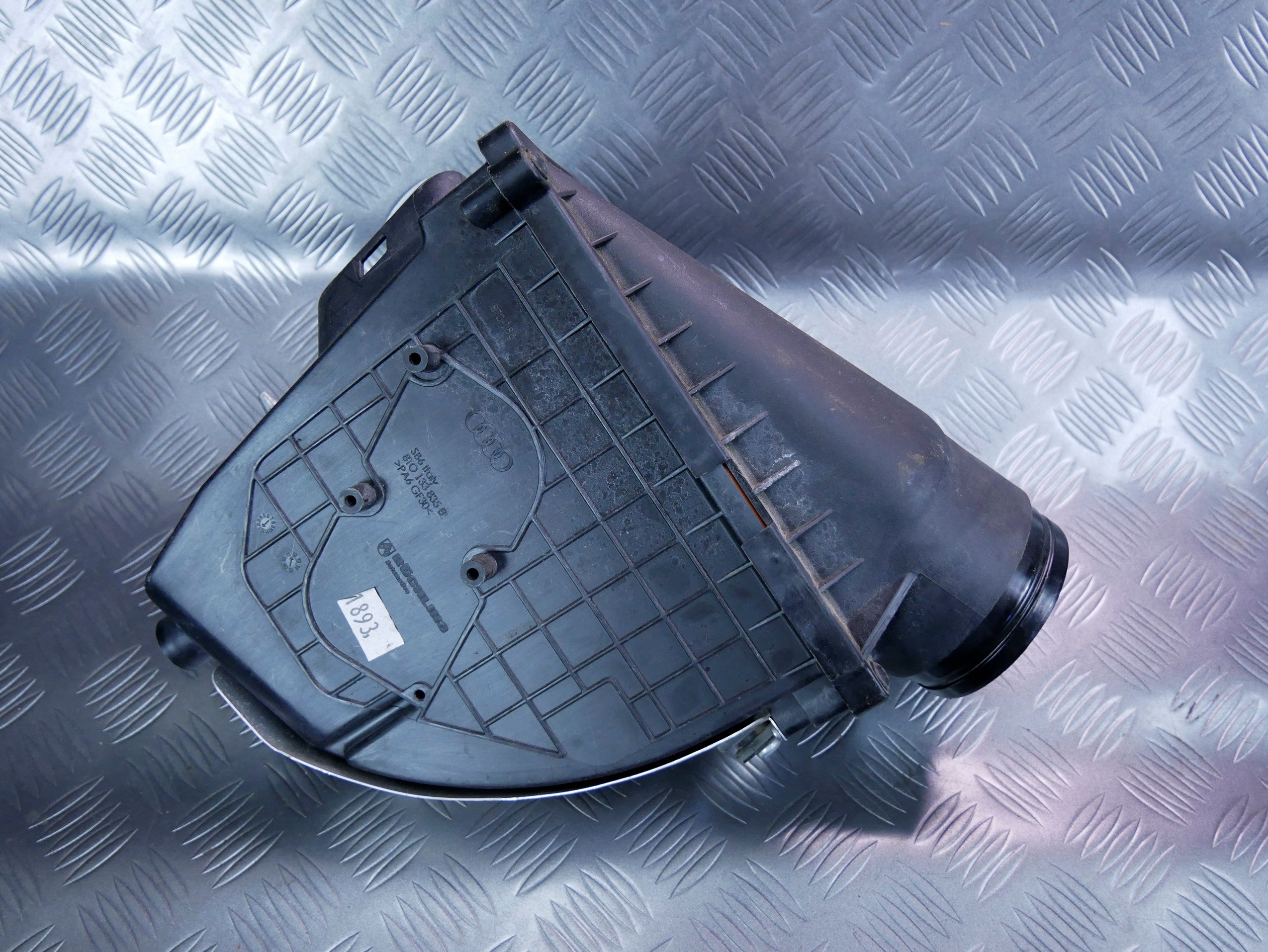 Filtr powietrza lewy 8T0133835B AUDI RS4 B8