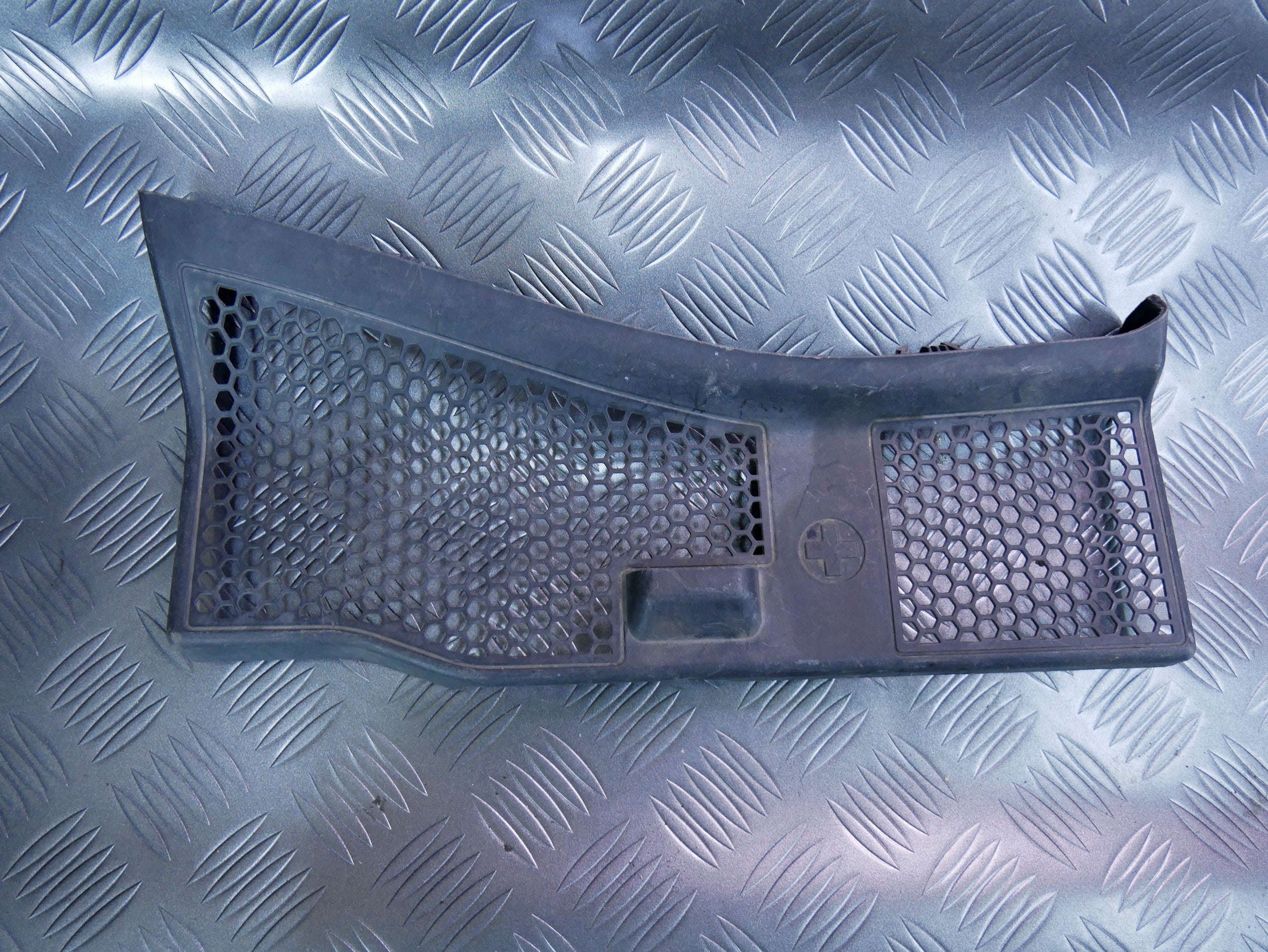 Osłona podszybia 8T1863051 AUDI A4 B8