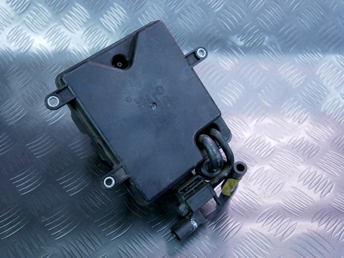 Zbiornik podciśnienia 079131541C AUDI RS4 B8 4.2 FSI