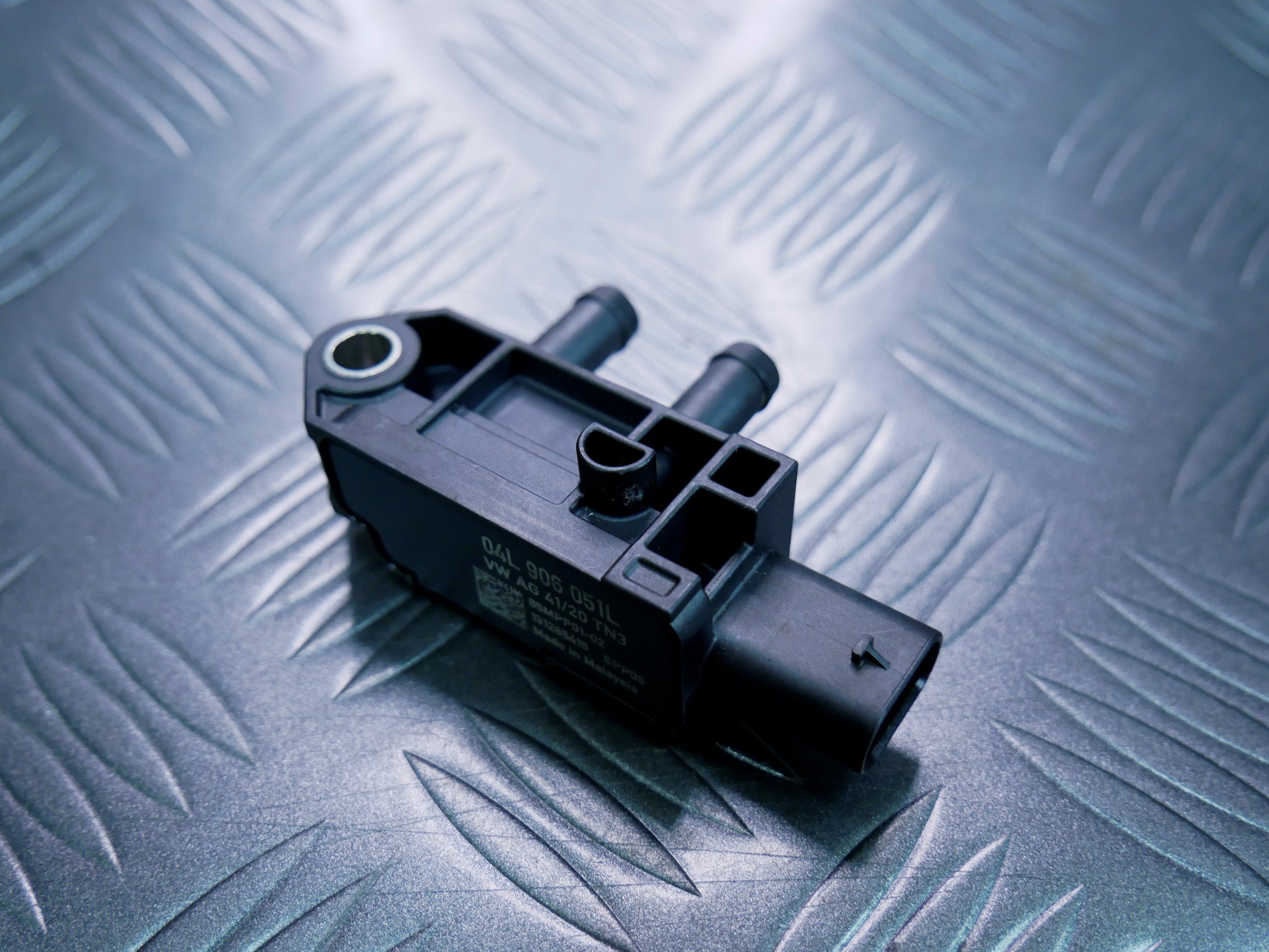 Czujnik spalin różnicy ciśnień DPF 04L906051L VW AUDI 2.0 TDI