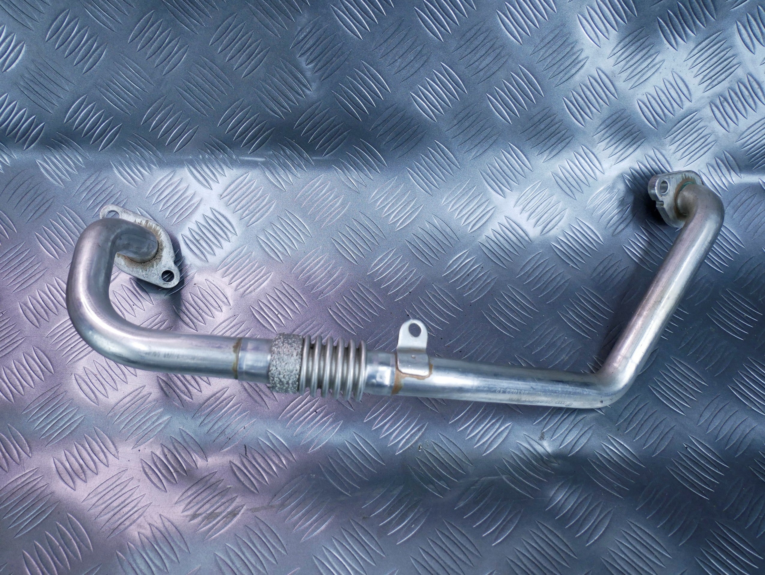 Rura przewód EGR 03L131521AD AUDI A4 B8 2.0 TDI