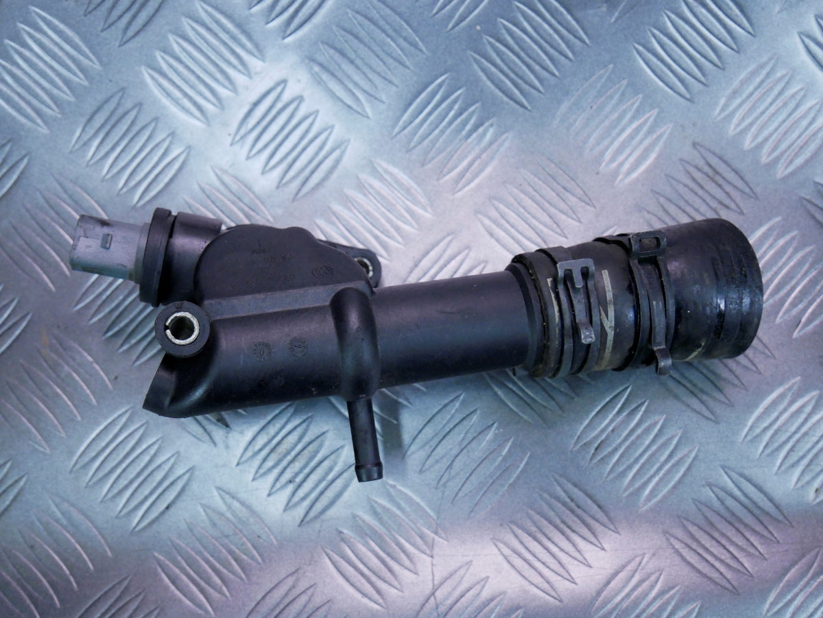Obudowa termostatu termostat 03L121132A AUDI A4 B8 2.0 TDI