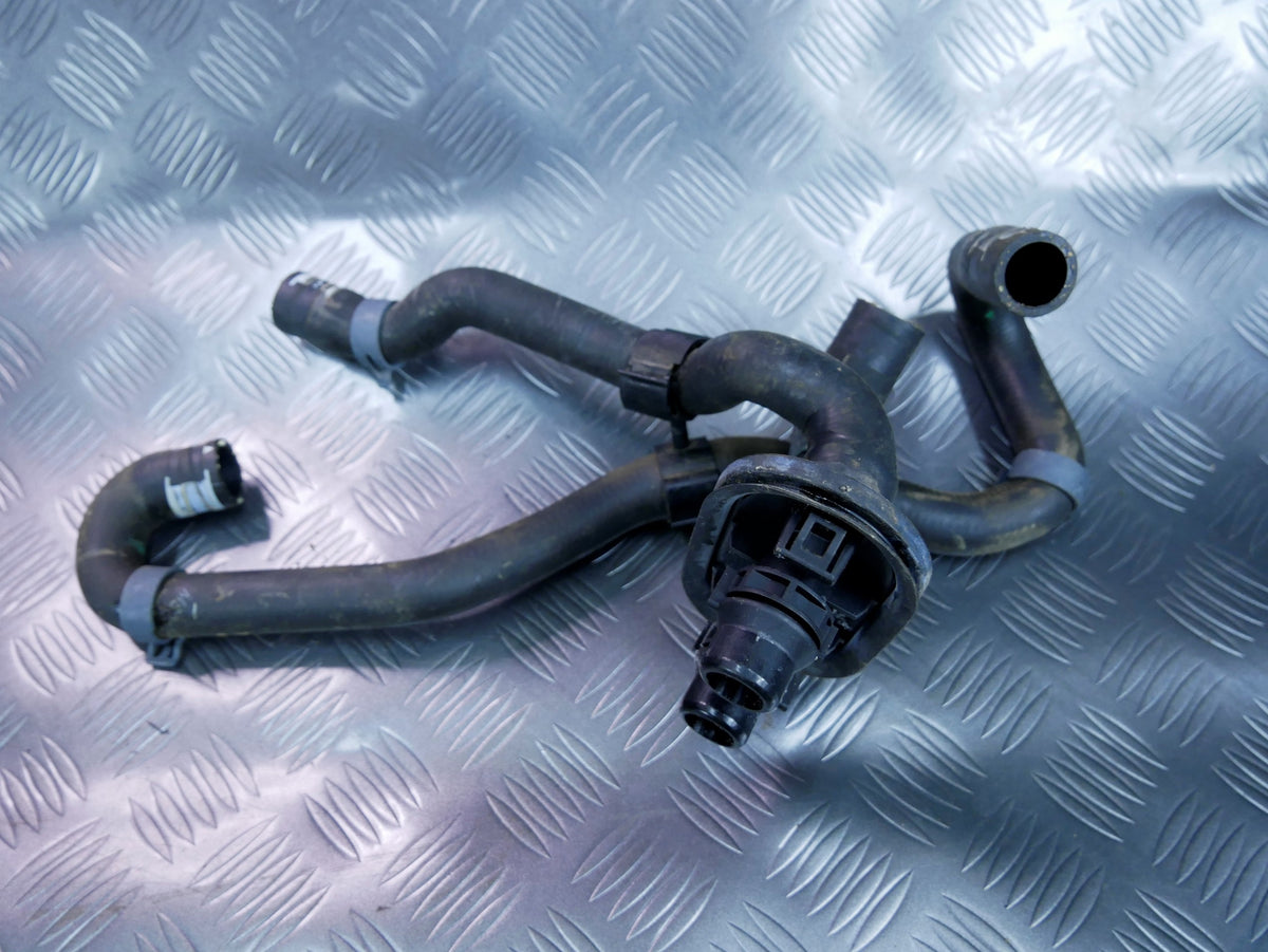 Rura wąż wody 8K2819350AD AUDI A4 B8 8K0 2.0 TDI