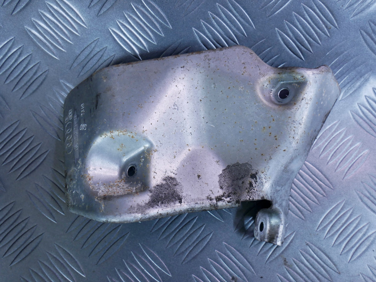 Osłona termiczna kolektora prawa 06E253244H AUDI S4 B8 3.0 TFSI