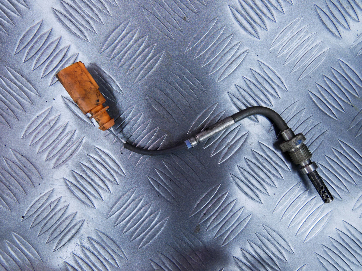 Sonda czujnik temperatury spalin 059906088K AUDI A4 B8 3.0 TDI