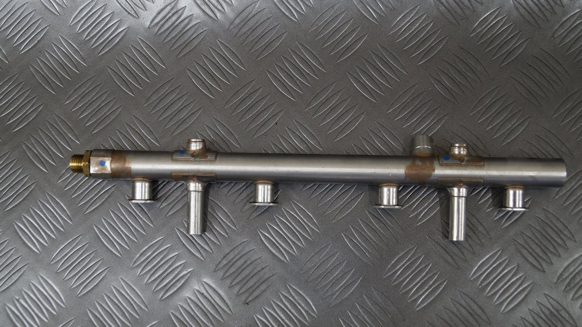 Listwa wtryskowa 06K133317H VW JETTA VI 2.0 TSI