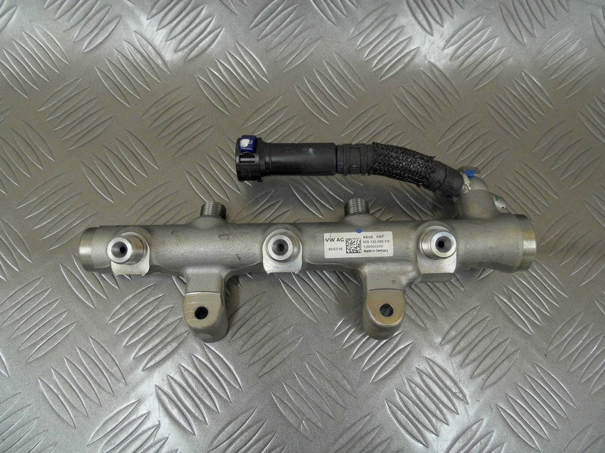 Listwa wtryskowa prawa 059130090CS AMAROK 3.0 TDI