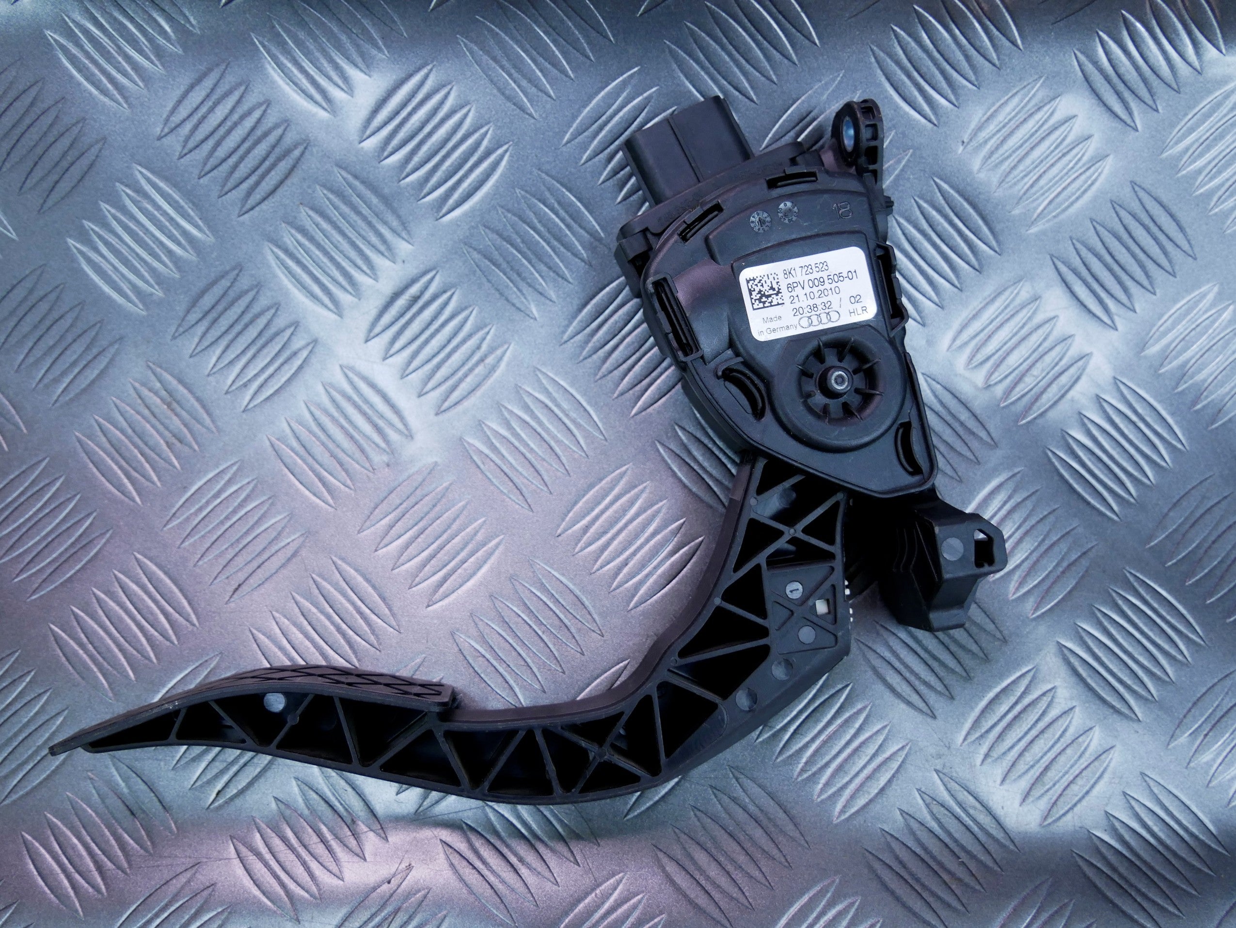 Pedał gazu potencjometr 8K1723523 AUDI A4 B8