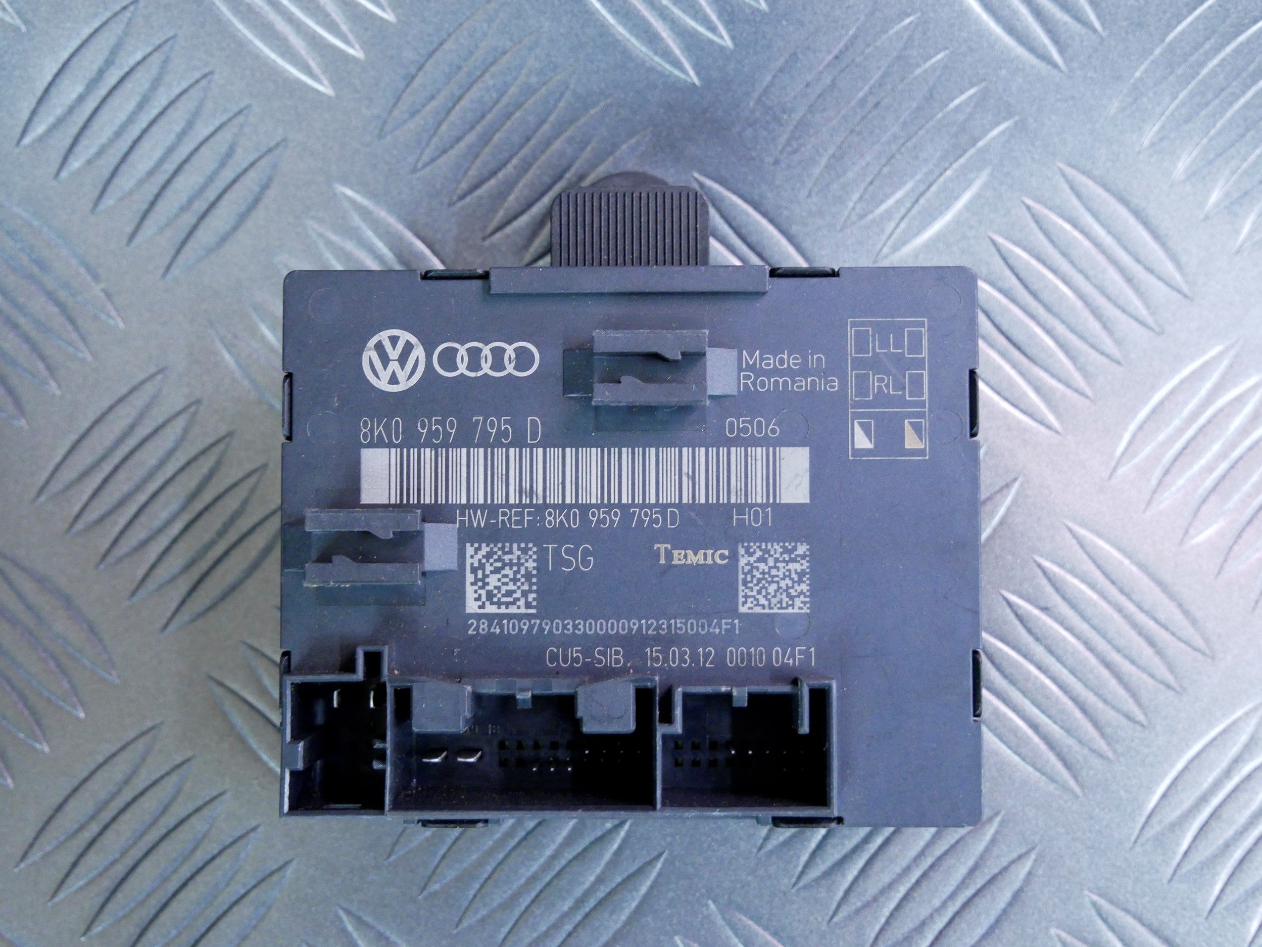 Moduł sterownik drzwi tył tylnych 8K0959795D AUDI A4 B8