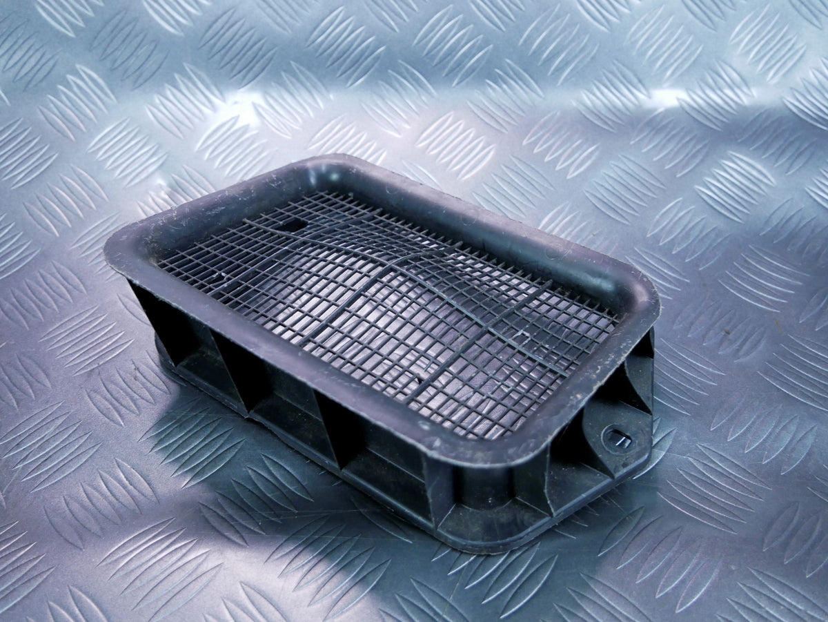 Wlot kratka powietrza 5N0815479 VW BEETLE 5C