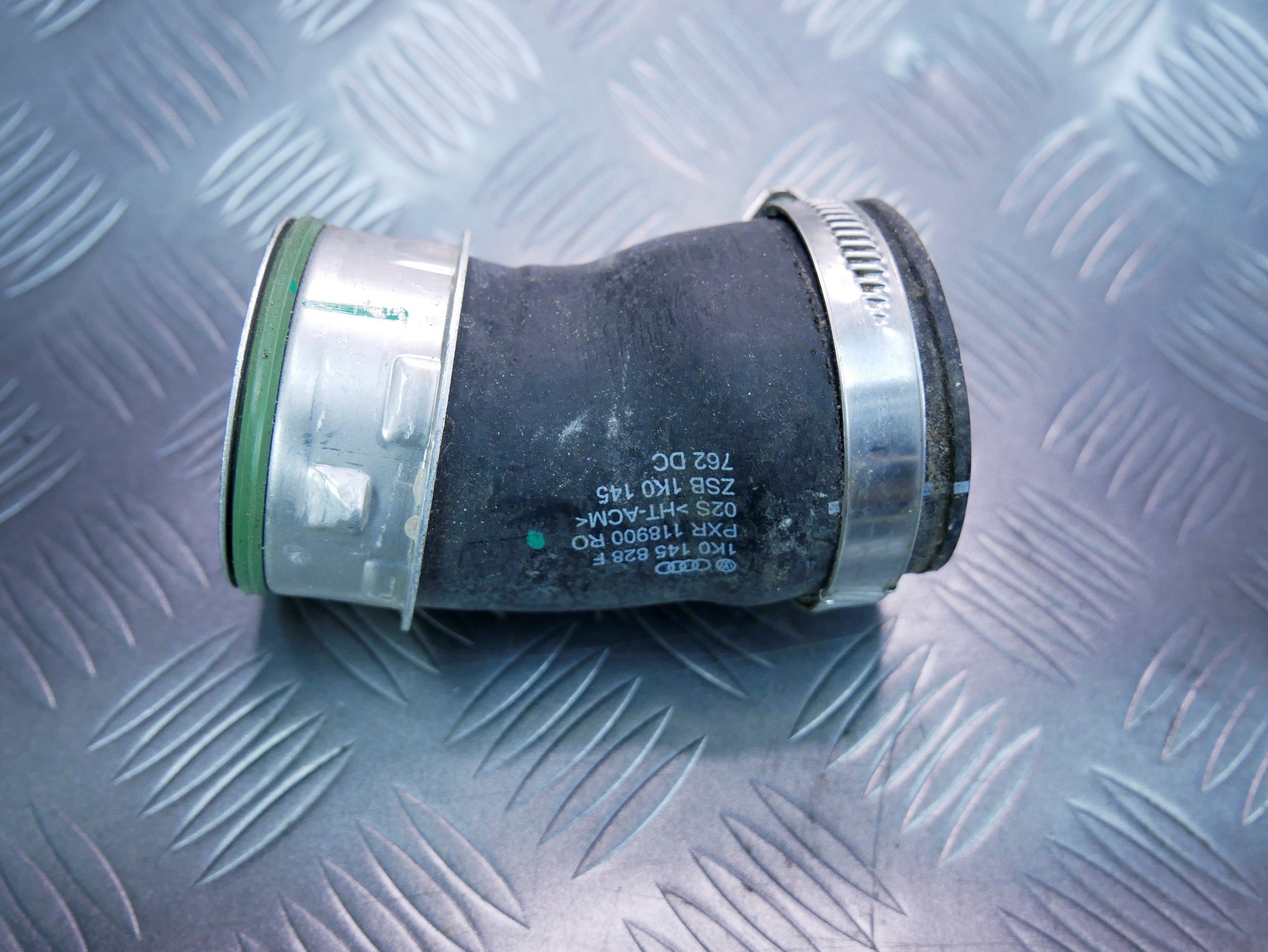 Rura wąż powietrza intercoolera 1K0145828F VW BEETLE 5C 2.0 TSI