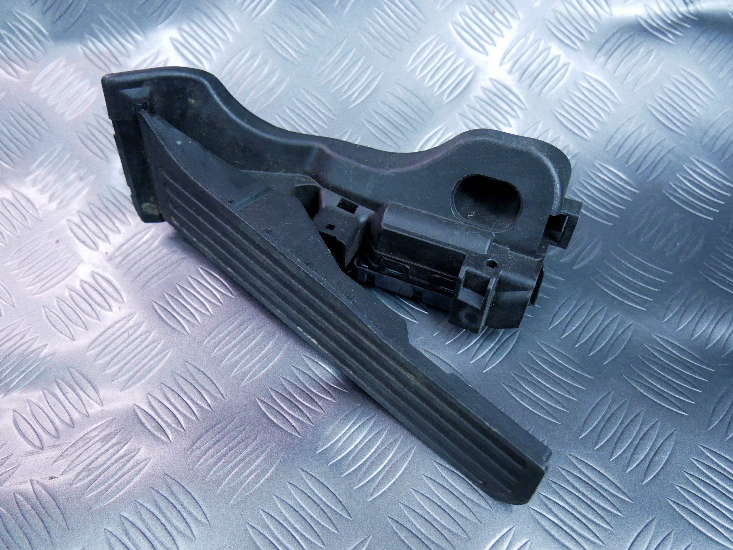 Pedał gazu potencjometr chrom 1K1721503BB VW BEETLE 5C