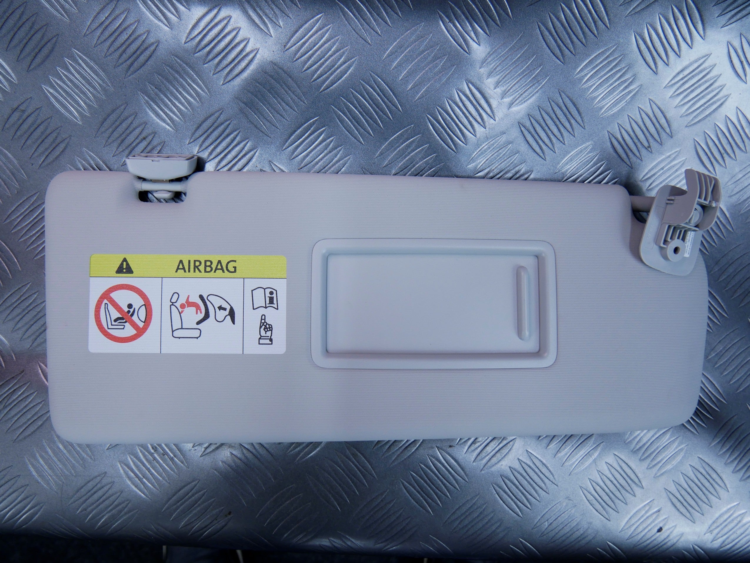 Słonecznik osłona przeciwsłoneczna prawa 7N0857552E VW AMAROK LIFT