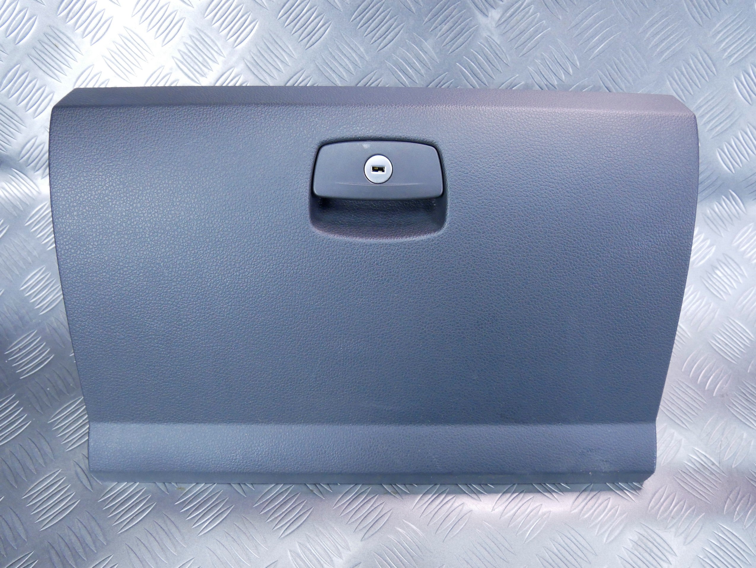 Schowek konsoli pasażera 2H0857095E VW AMAROK LIFT