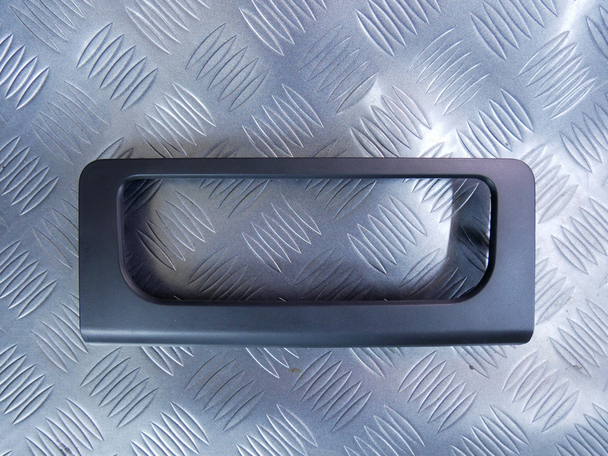 Ramka osłona panelu klimatyzacji 2H0857326 VW AMAROK