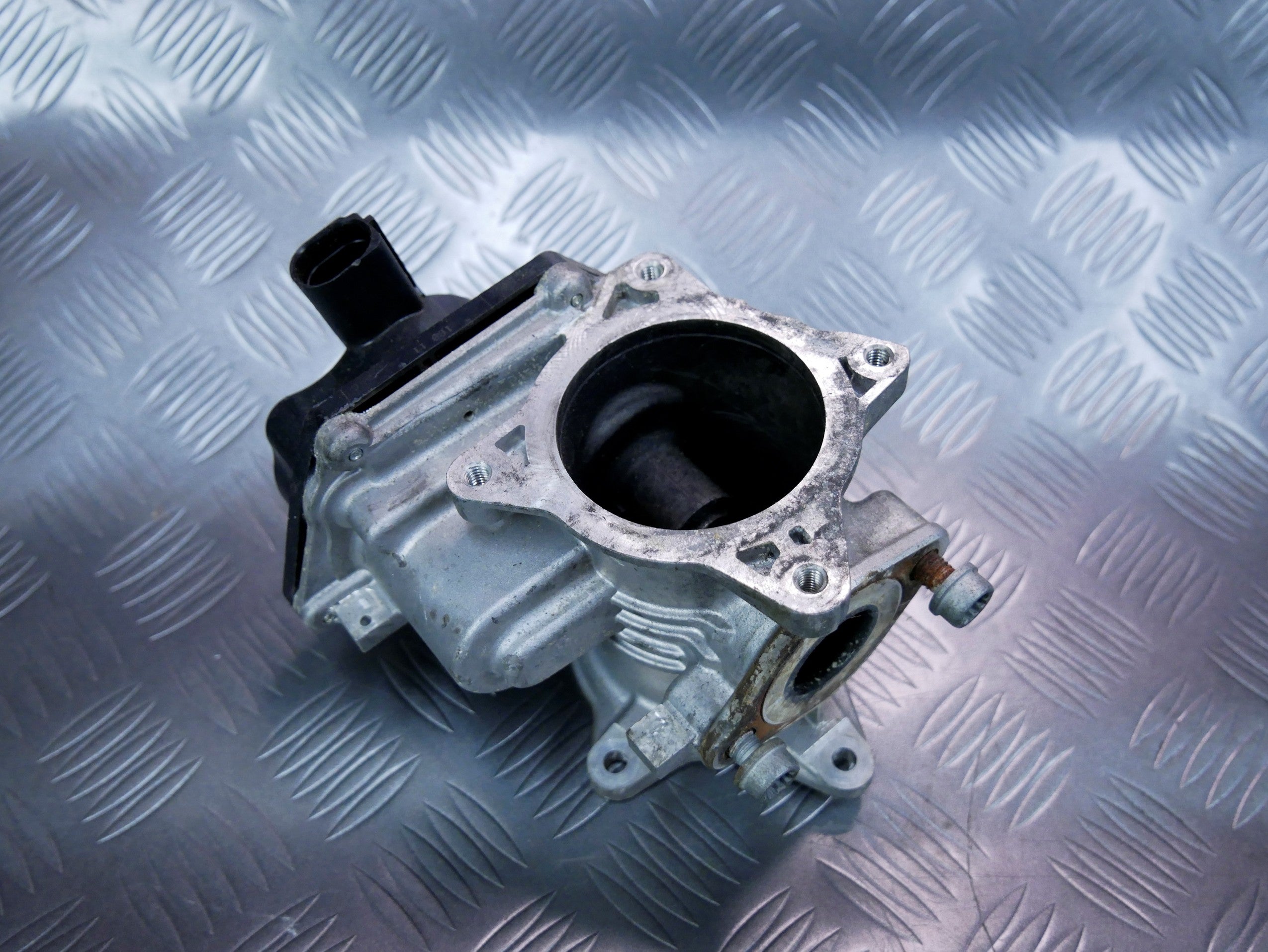 Zawór recyrkulator spalin EGR 03L131501L VW AMAROK 2.0 TDI
